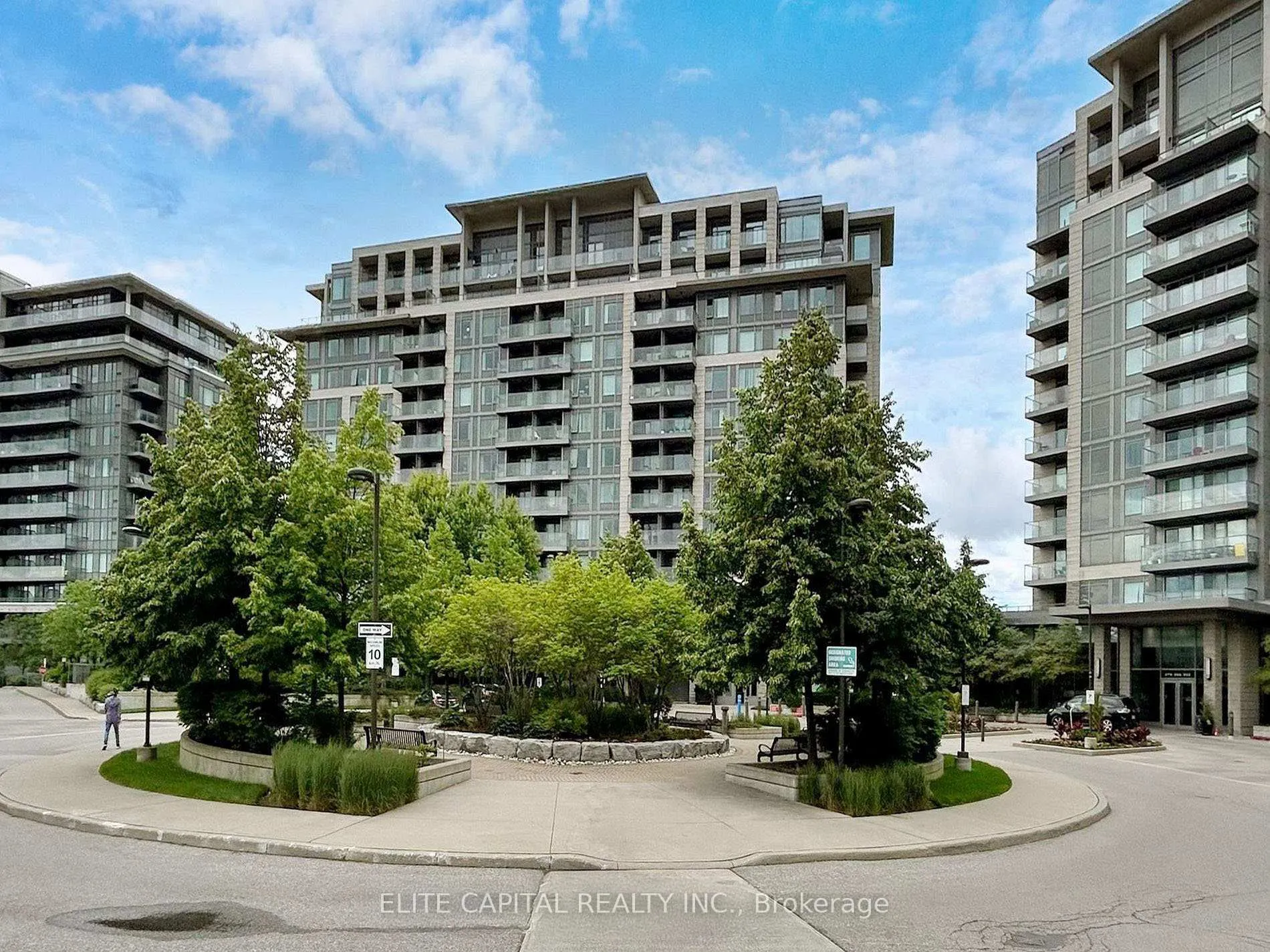 Front of Unit 106, 273 South Park Road