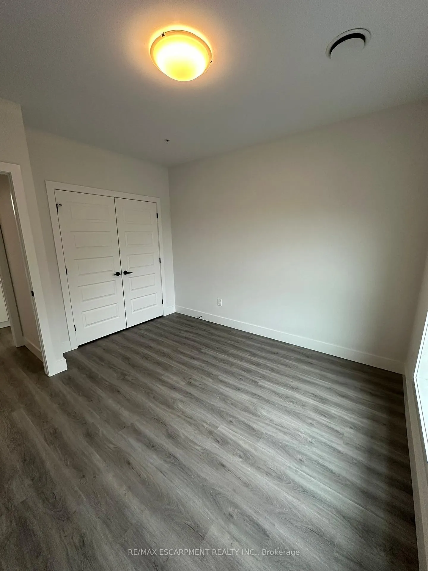 Photo 4 of Unit 307, 1000 Lackner Place, Kitchener — HOMEH