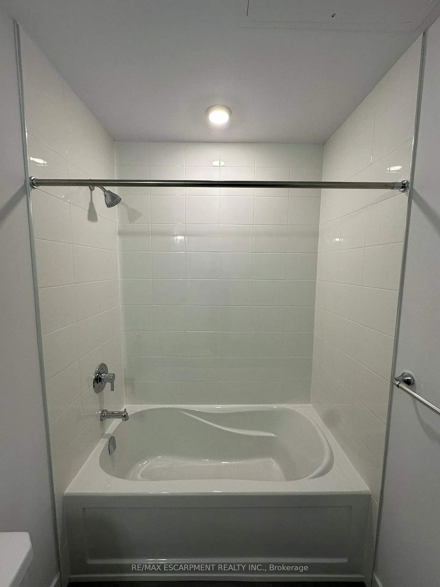 Photo 6 of Unit 307, 1000 Lackner Place, Kitchener — HOMEH