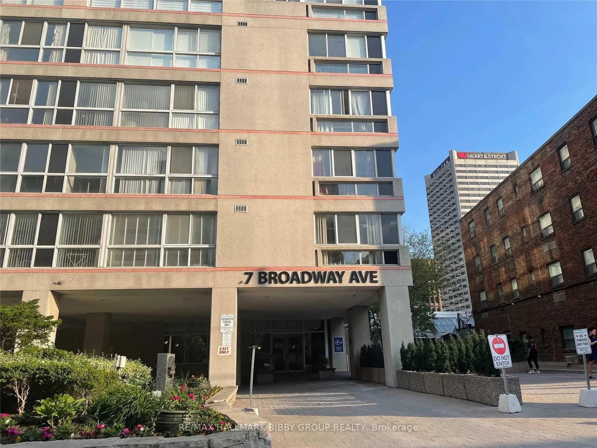 Photo 2 of Unit 412, 7 Broadway Avenue, Toronto, Mount Pleasant West — HOMEH