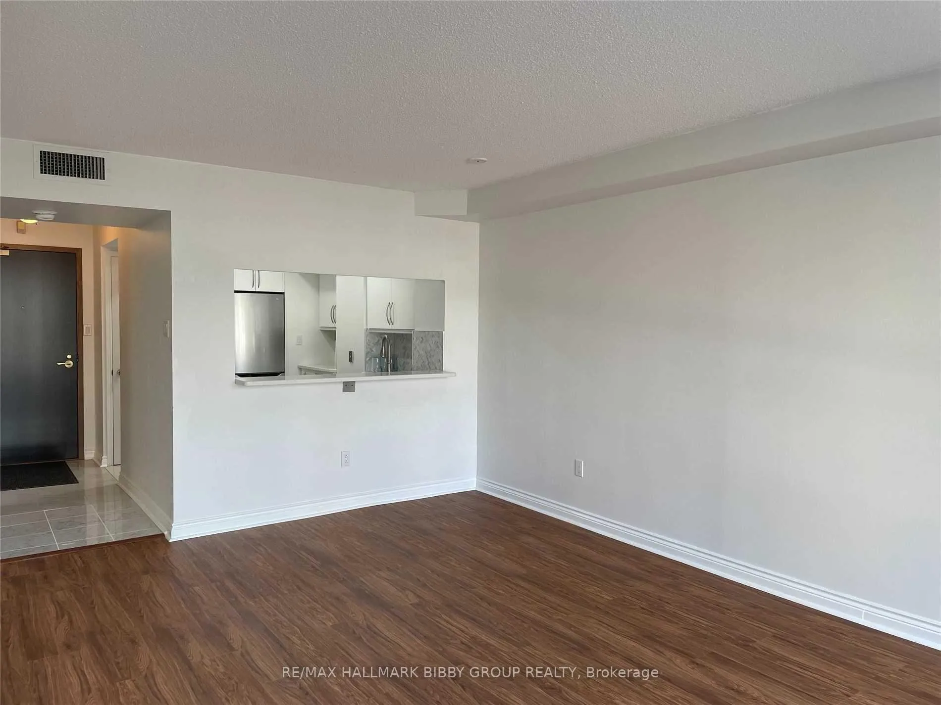 Photo 3 of Unit 412, 7 Broadway Avenue, Toronto, Mount Pleasant West — HOMEH
