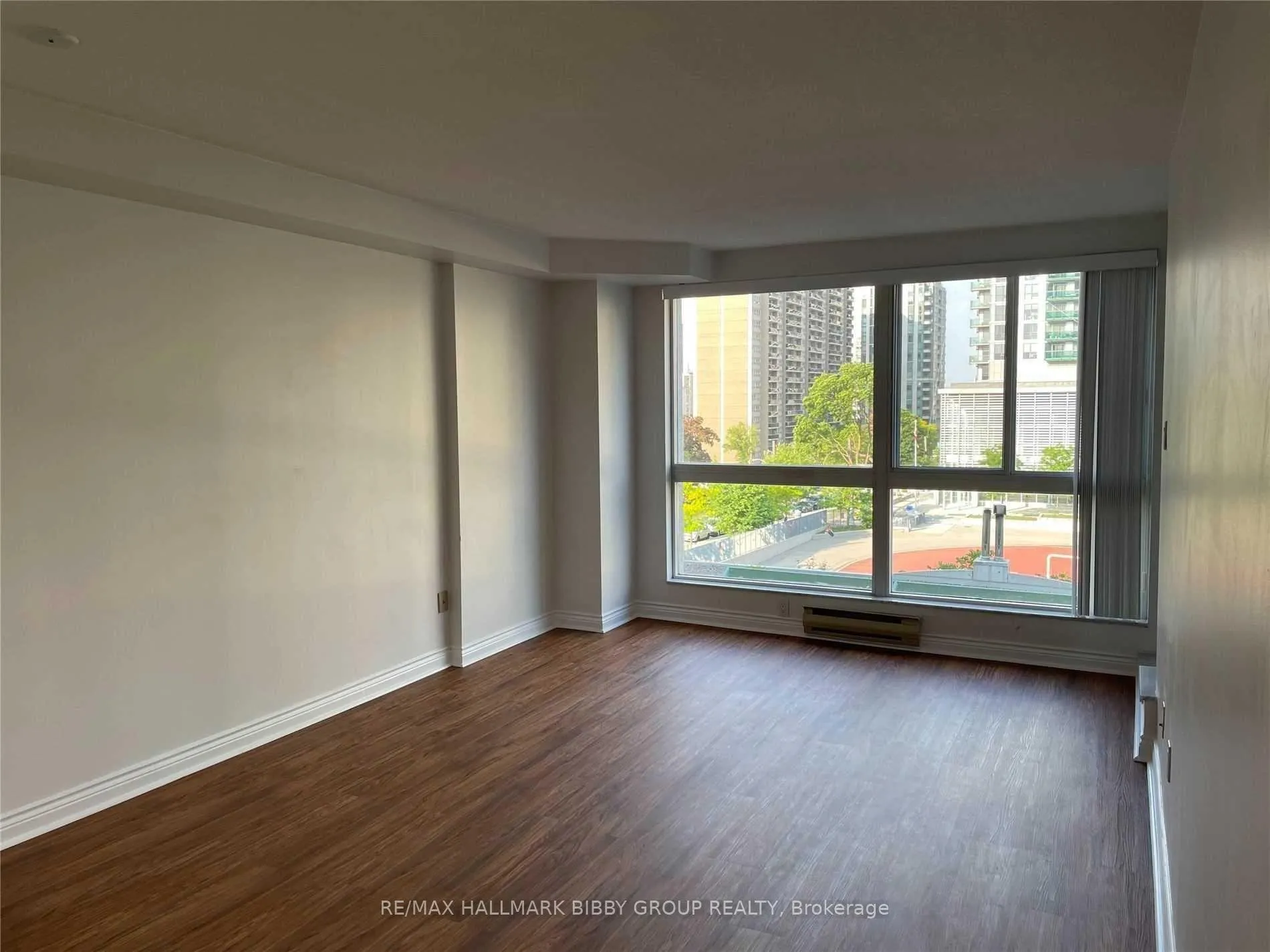 Photo 4 of Unit 412, 7 Broadway Avenue, Toronto, Mount Pleasant West — HOMEH