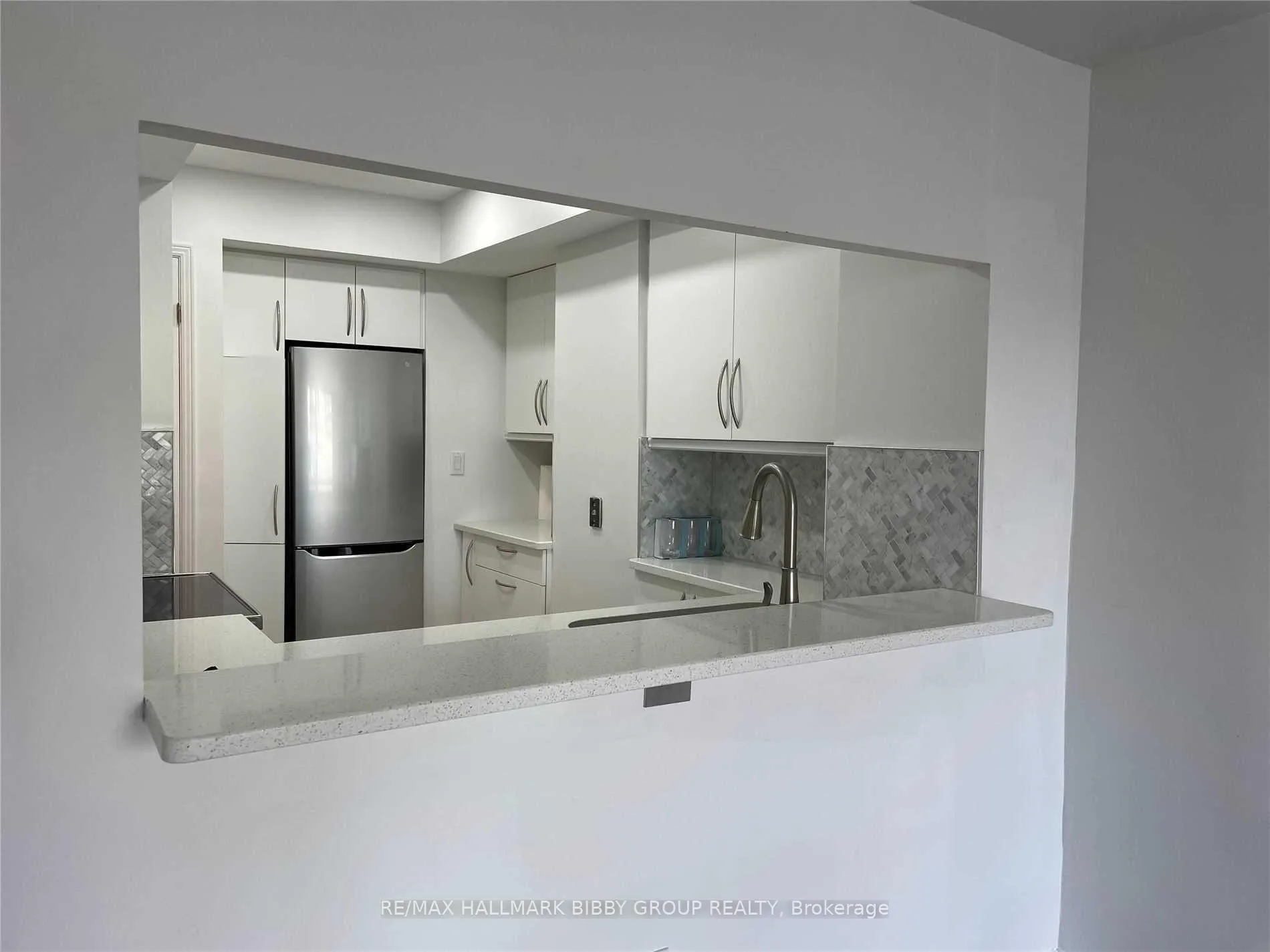 Photo 8 of Unit 412, 7 Broadway Avenue, Toronto, Mount Pleasant West — HOMEH