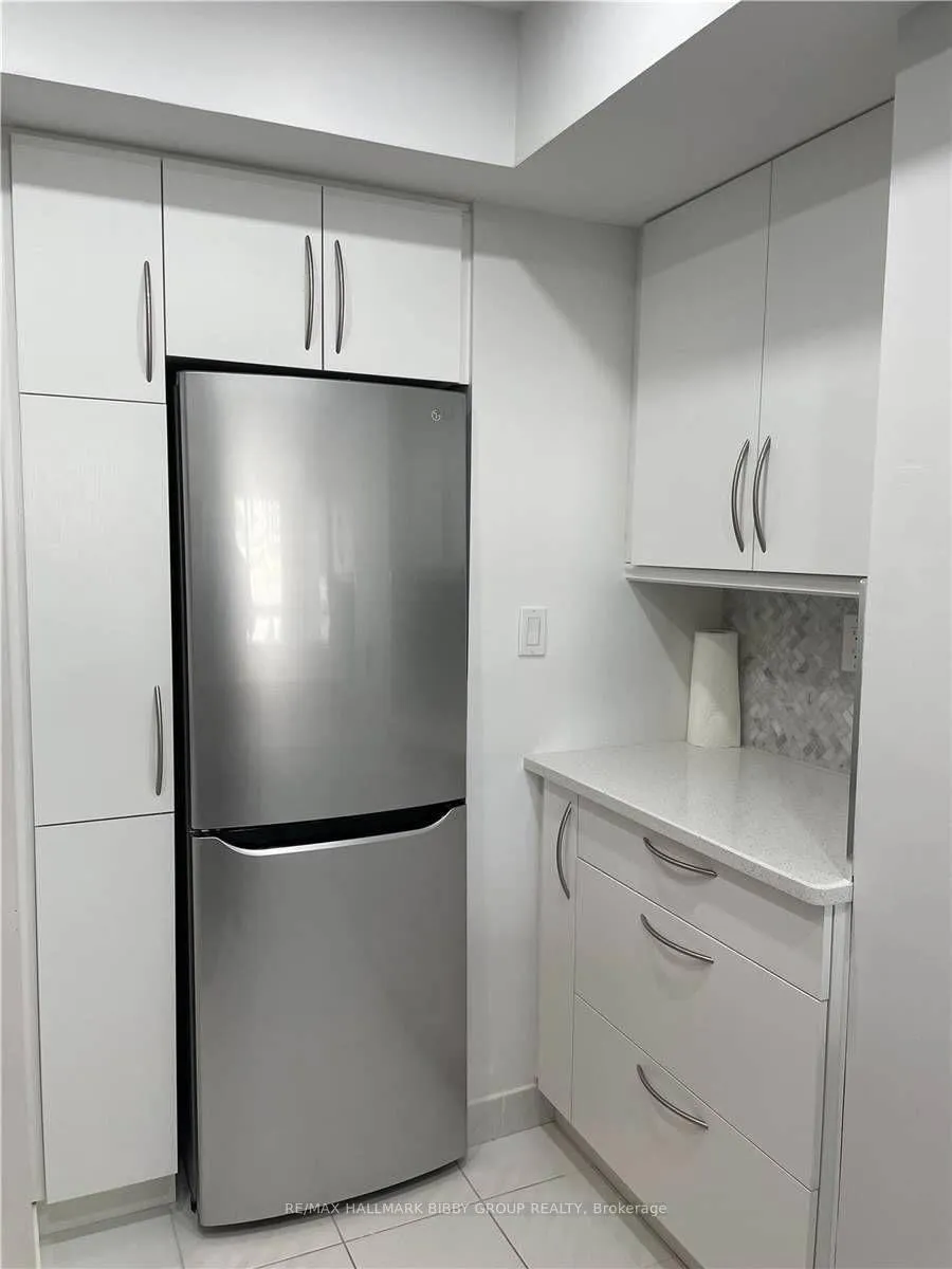 Photo 9 of Unit 412, 7 Broadway Avenue, Toronto, Mount Pleasant West — HOMEH