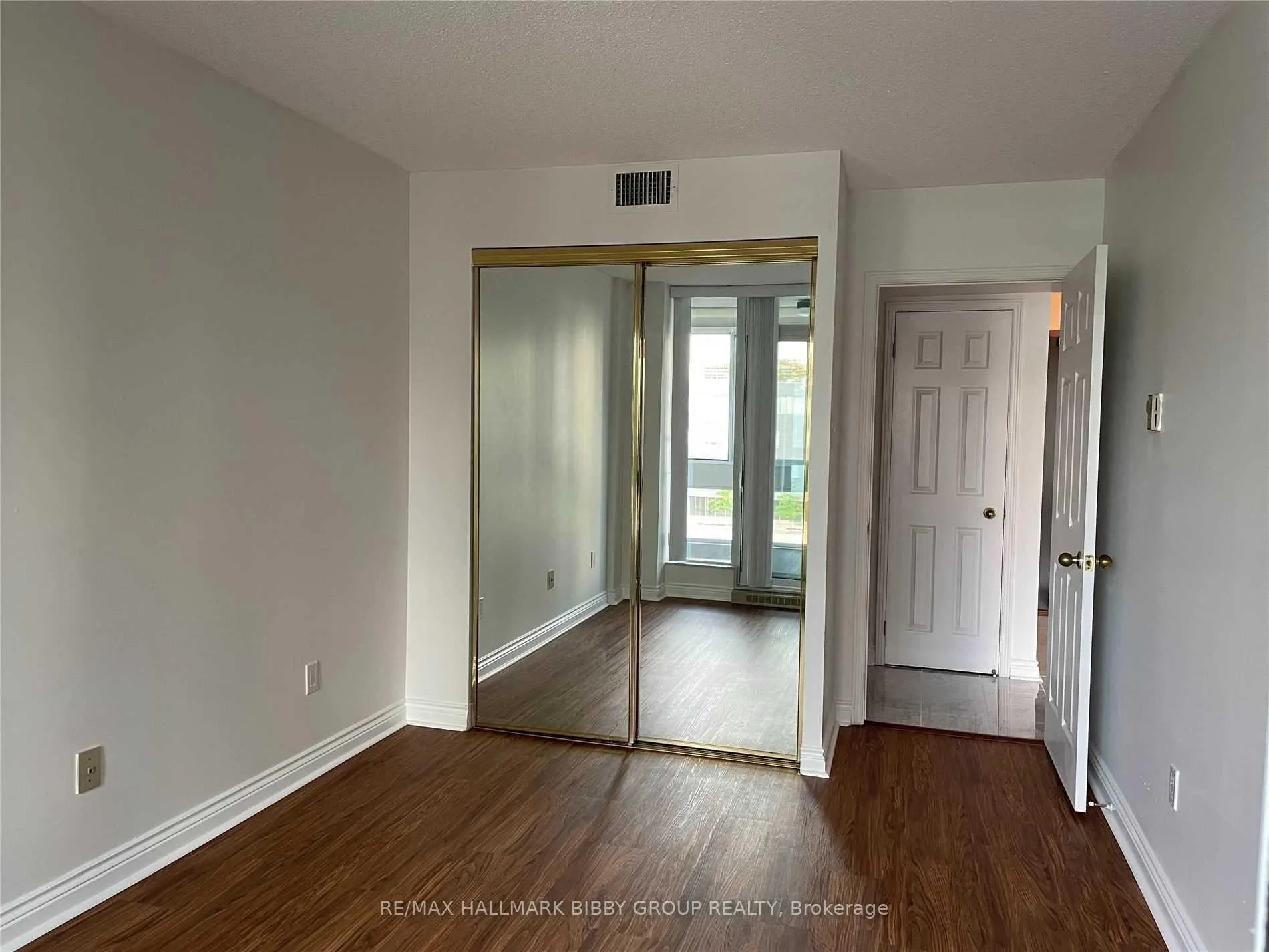 Photo 13 of Unit 412, 7 Broadway Avenue, Toronto, Mount Pleasant West — HOMEH