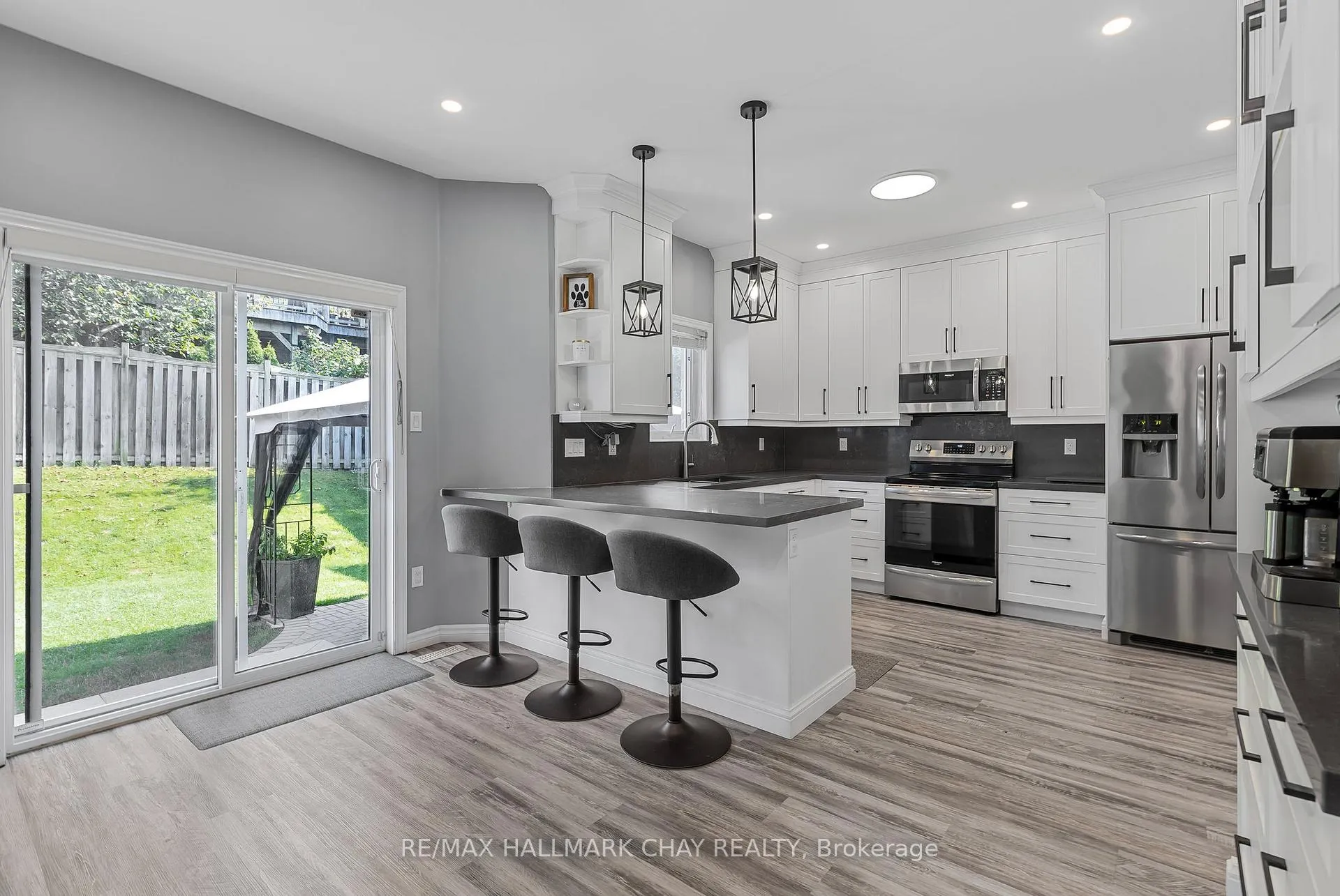 Photo 4 of 11 Black Ash Trail, Barrie, Ardagh — HOMEH