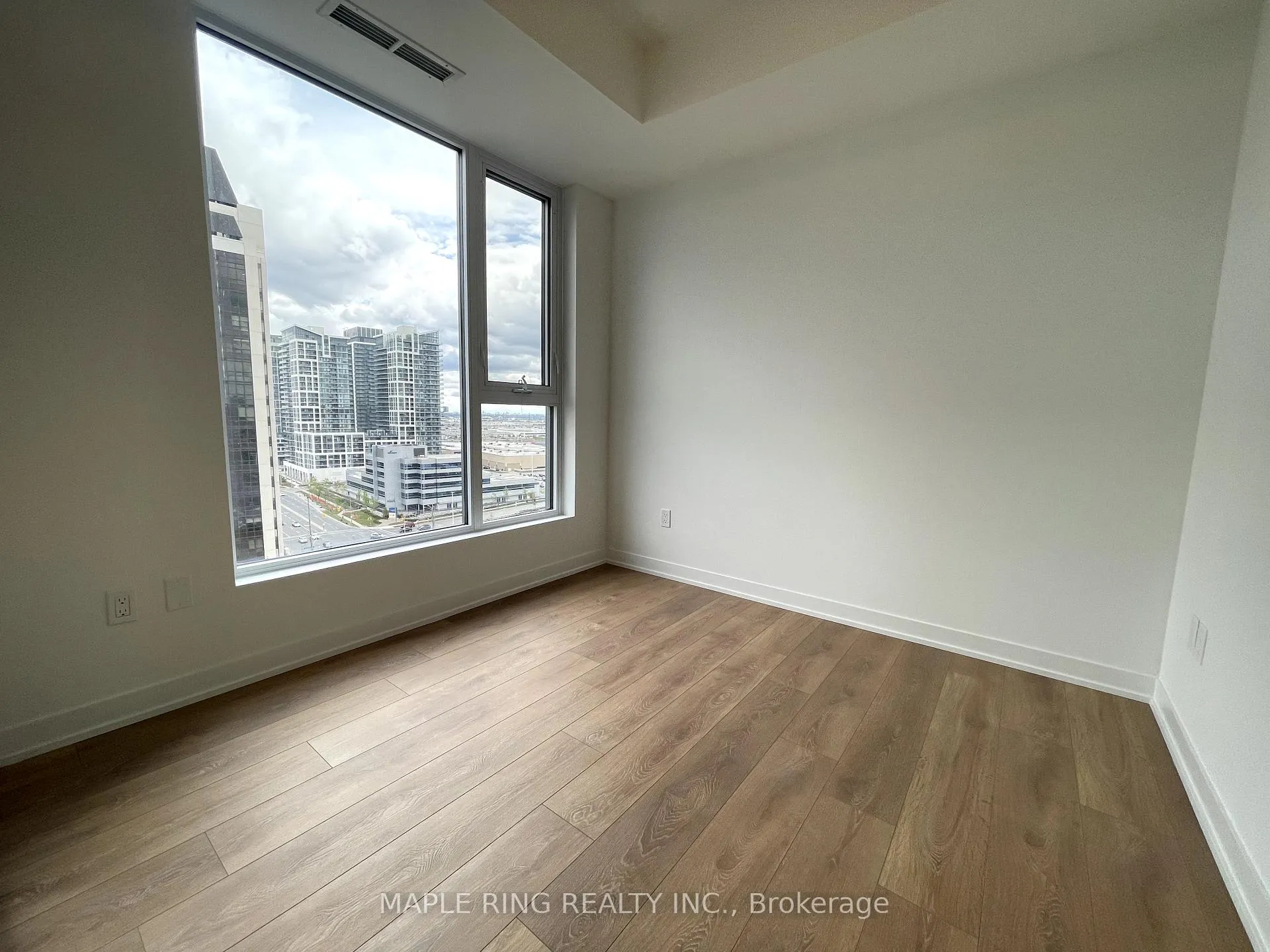 Photo 3 of Unit 1418, 10 Abeja Street, Vaughan, Concord — HOMEH