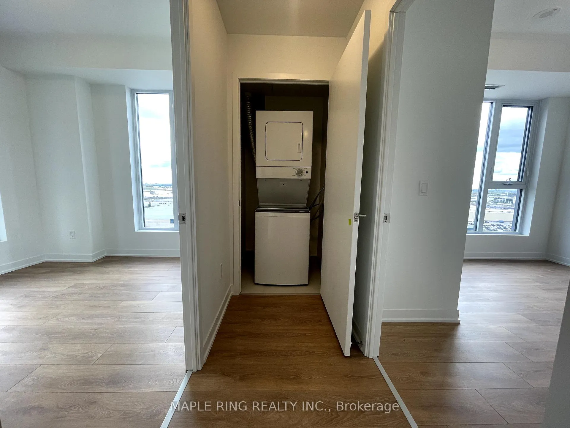 Photo 5 of Unit 1418, 10 Abeja Street, Vaughan, Concord — HOMEH