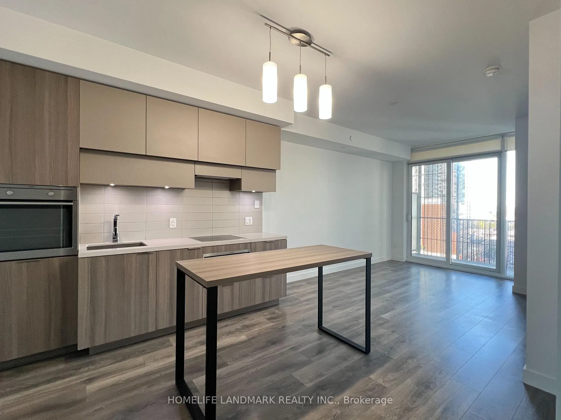 Photo 1 of Unit 1007, 8 Eglinton Avenue E, Toronto, Mount Pleasant West — HOMEH
