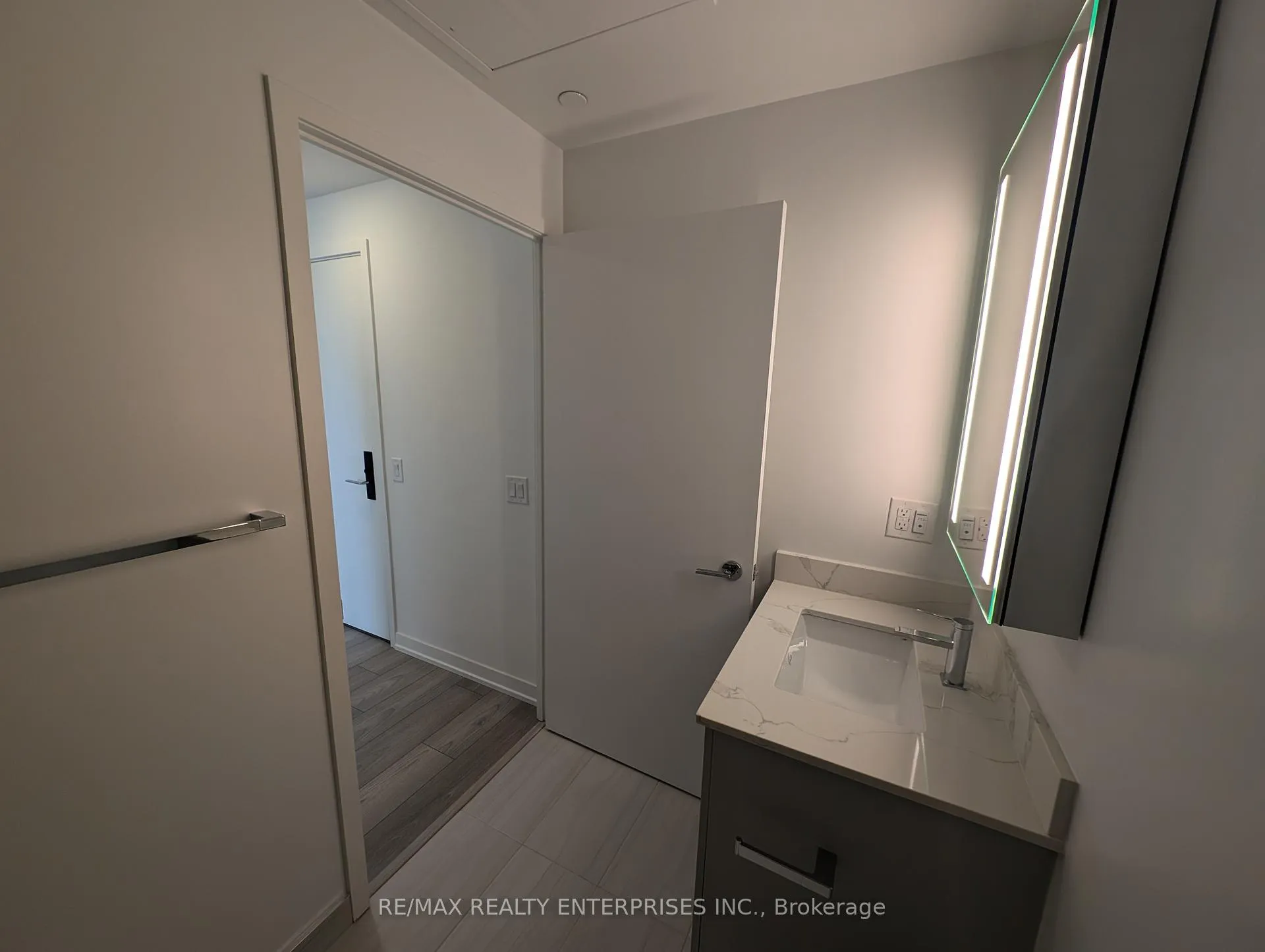 Photo 9 of Unit 625, 285 Dufferin Street, Toronto, South Parkdale — HOMEH