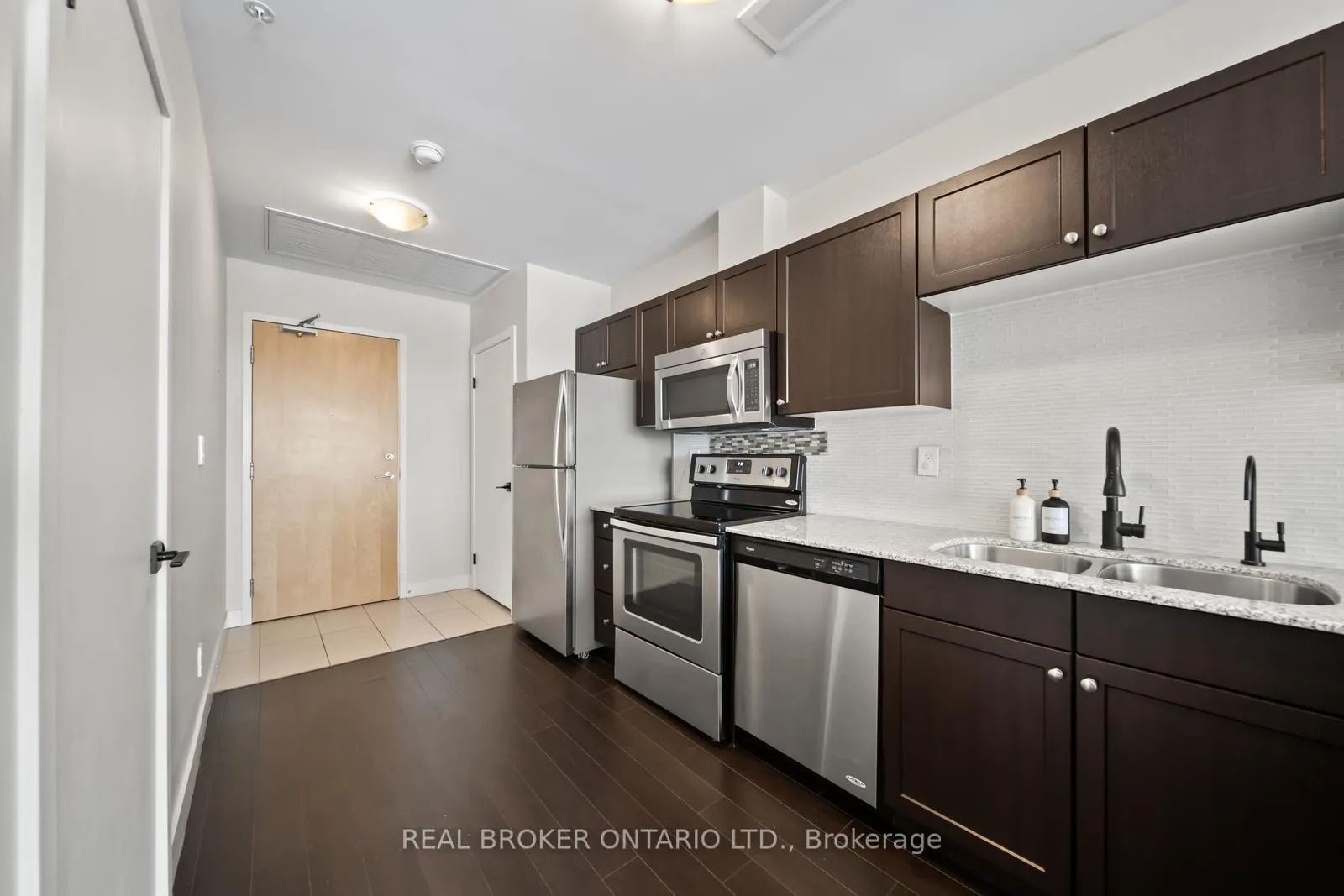 Photo 3 of Unit 1603, 1 Victoria Street S, Kitchener — HOMEH