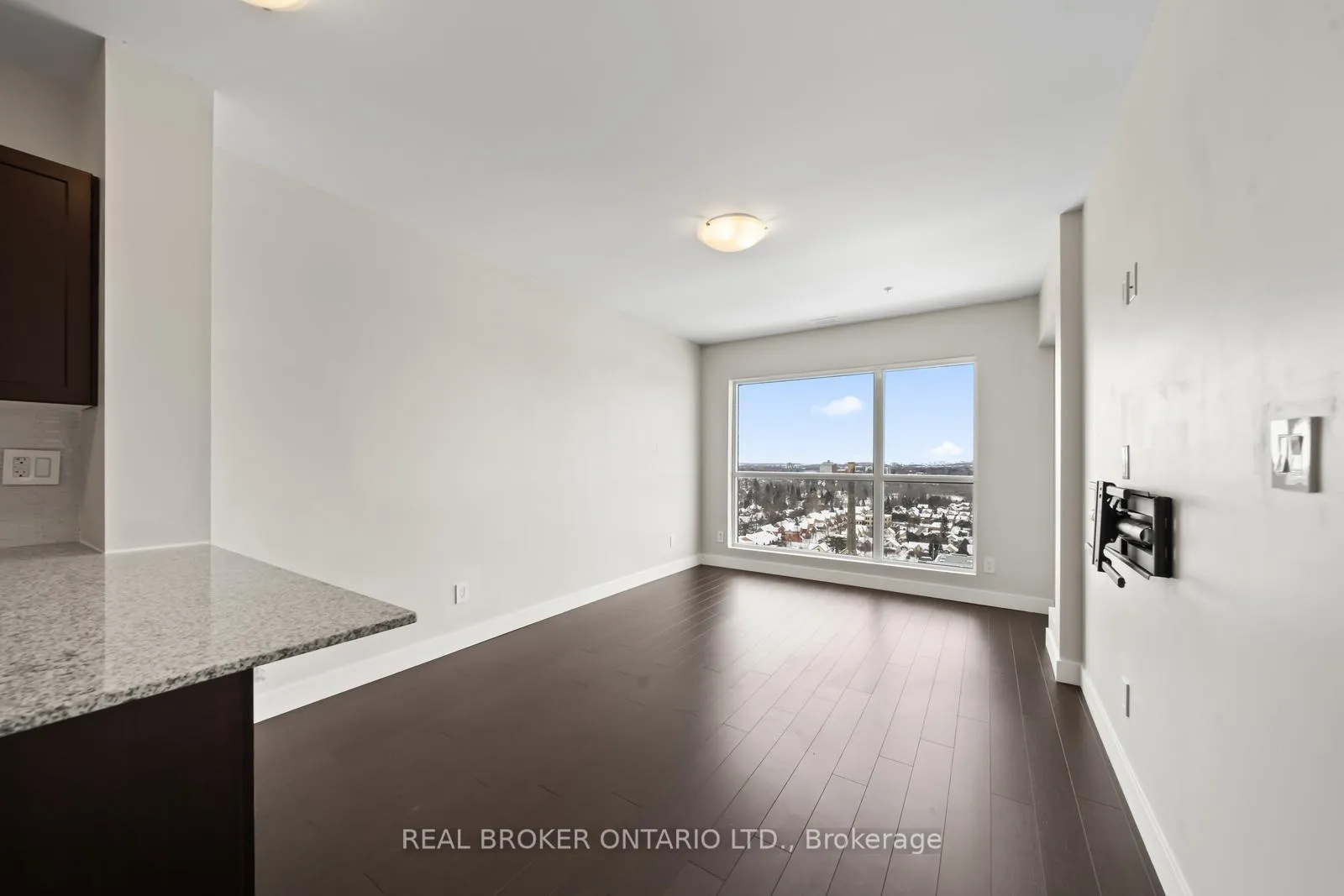 Photo 7 of Unit 1603, 1 Victoria Street S, Kitchener — HOMEH