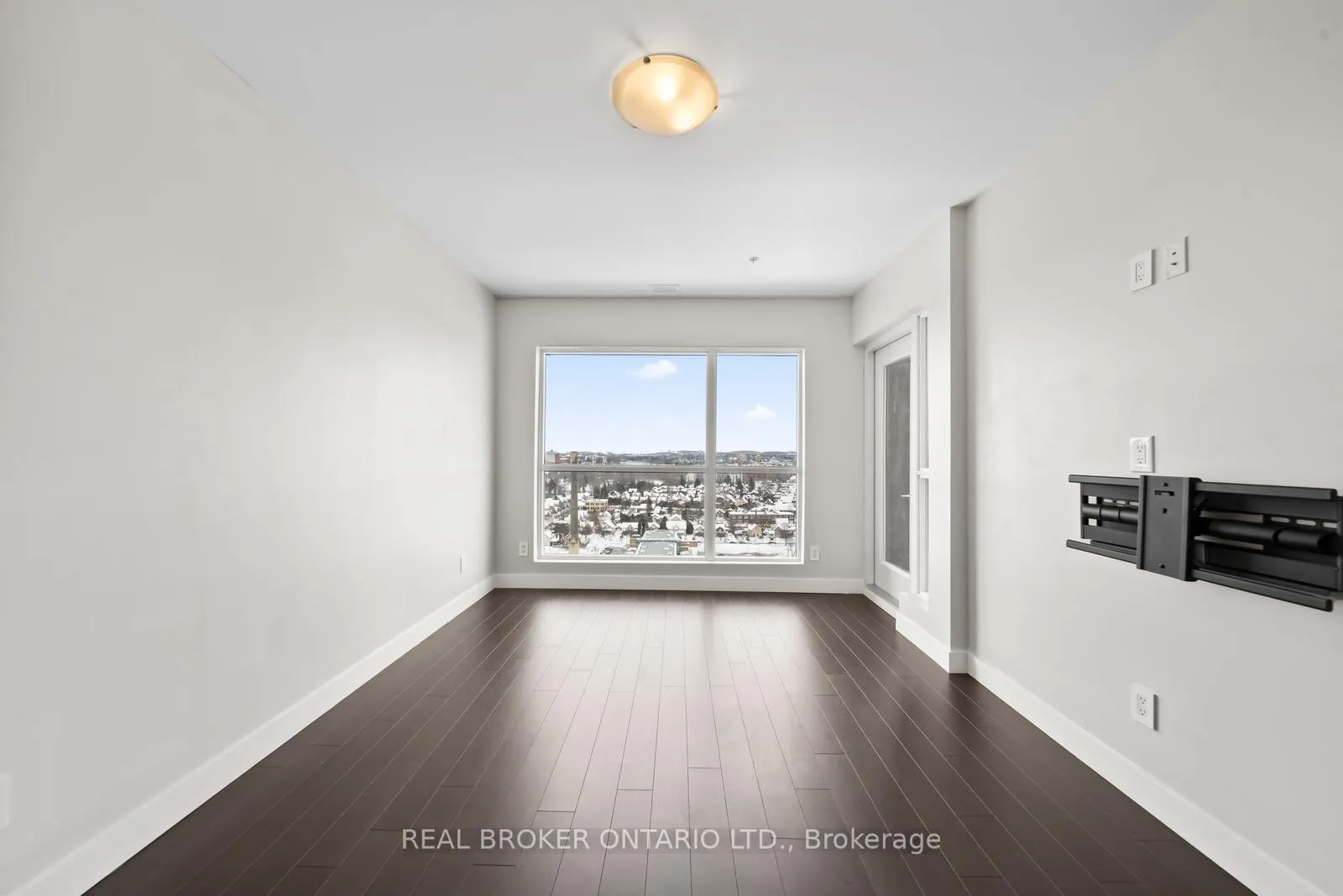Photo 8 of Unit 1603, 1 Victoria Street S, Kitchener — HOMEH