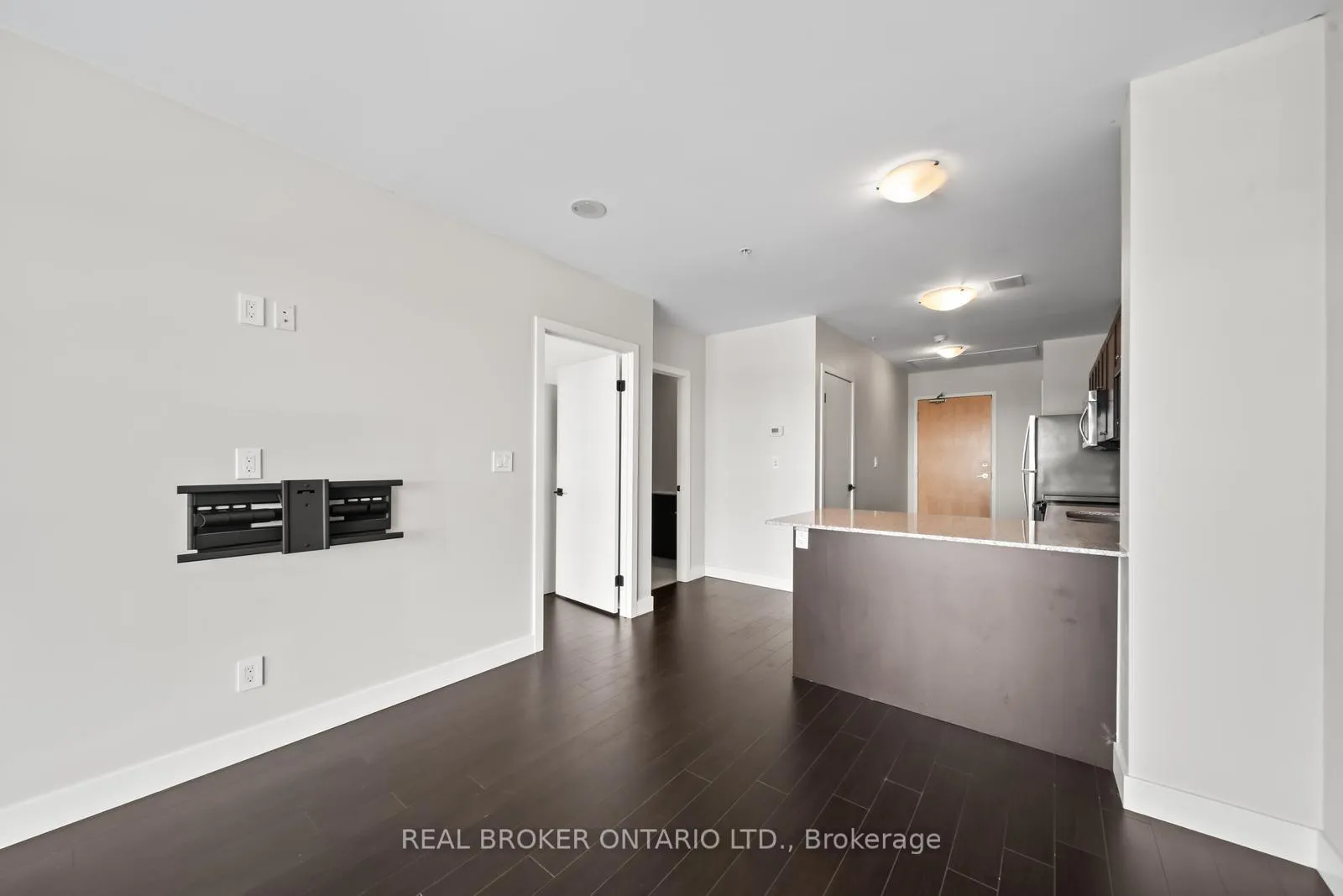 Photo 11 of Unit 1603, 1 Victoria Street S, Kitchener — HOMEH