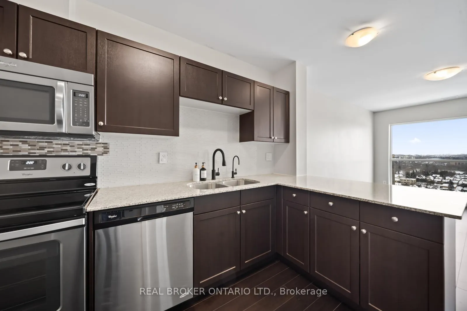 Photo 15 of Unit 1603, 1 Victoria Street S, Kitchener — HOMEH