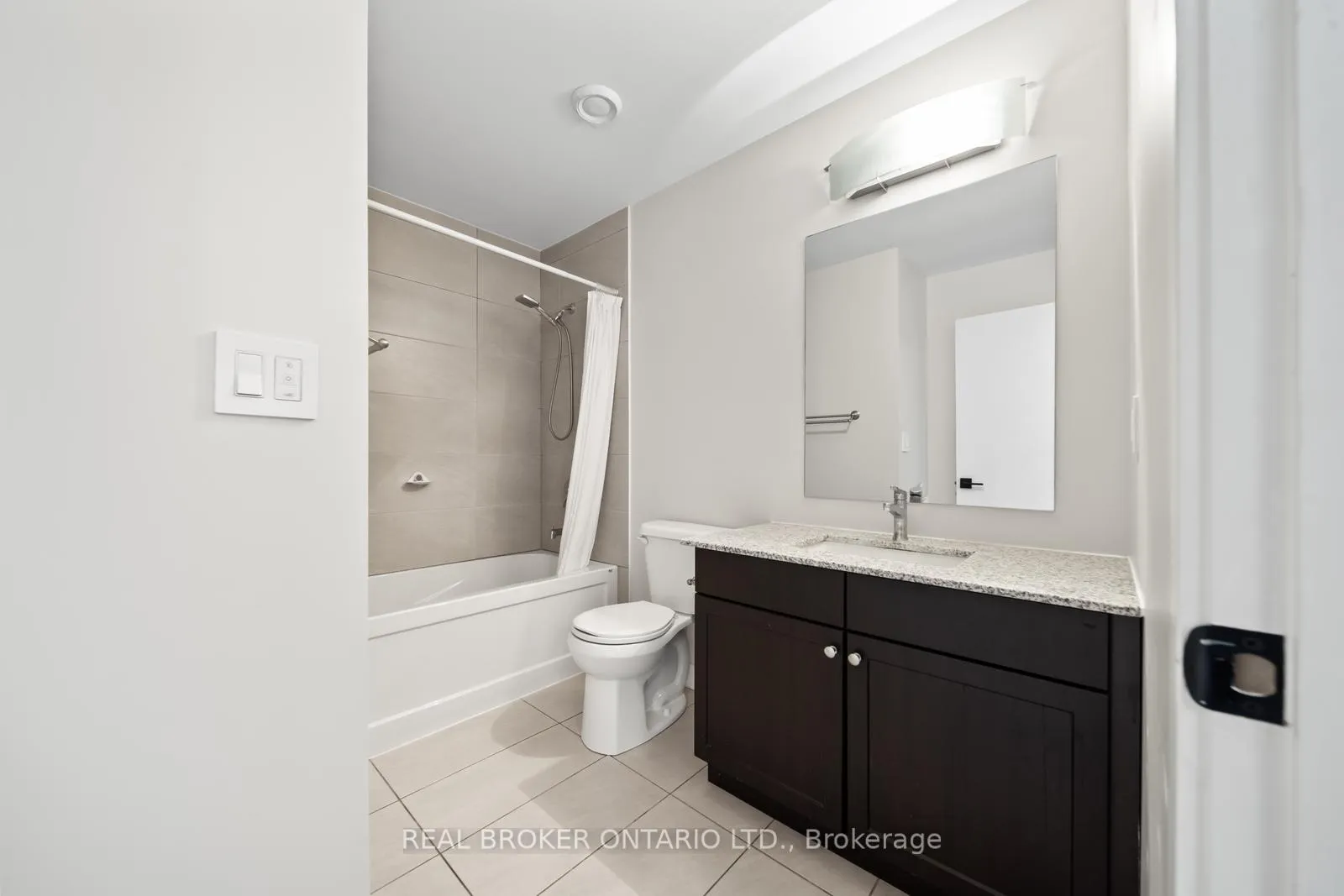 Photo 19 of Unit 1603, 1 Victoria Street S, Kitchener — HOMEH