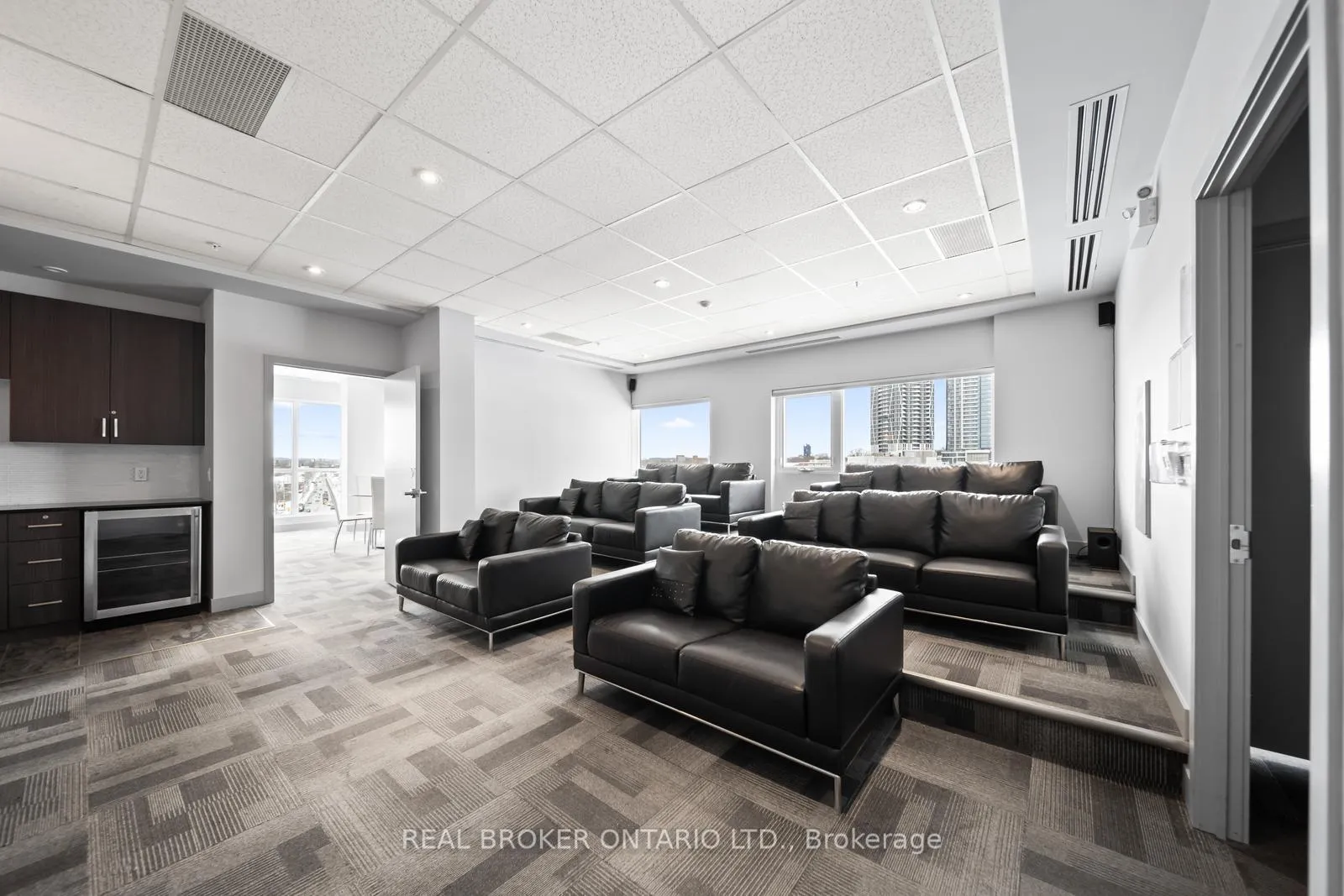 Photo 28 of Unit 1603, 1 Victoria Street S, Kitchener — HOMEH
