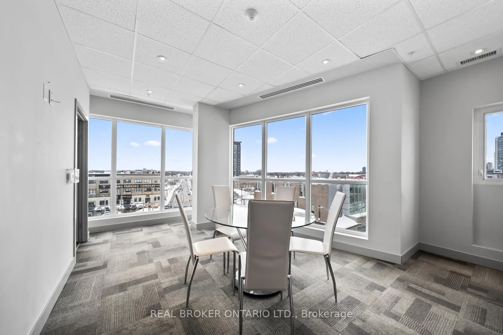 Photo 29 of Unit 1603, 1 Victoria Street S, Kitchener — HOMEH