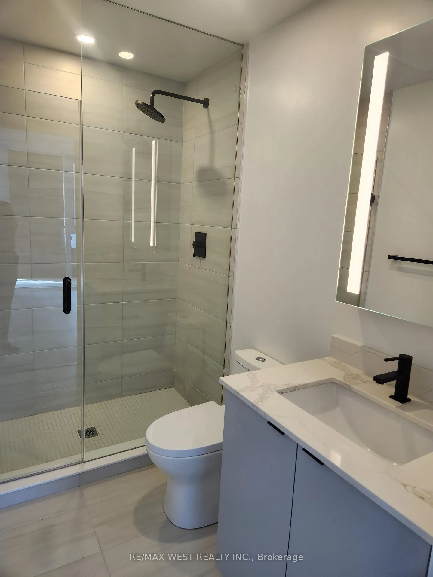 Photo 6 of Unit 807, 285 Dufferin Street, Toronto, South Parkdale — HOMEH