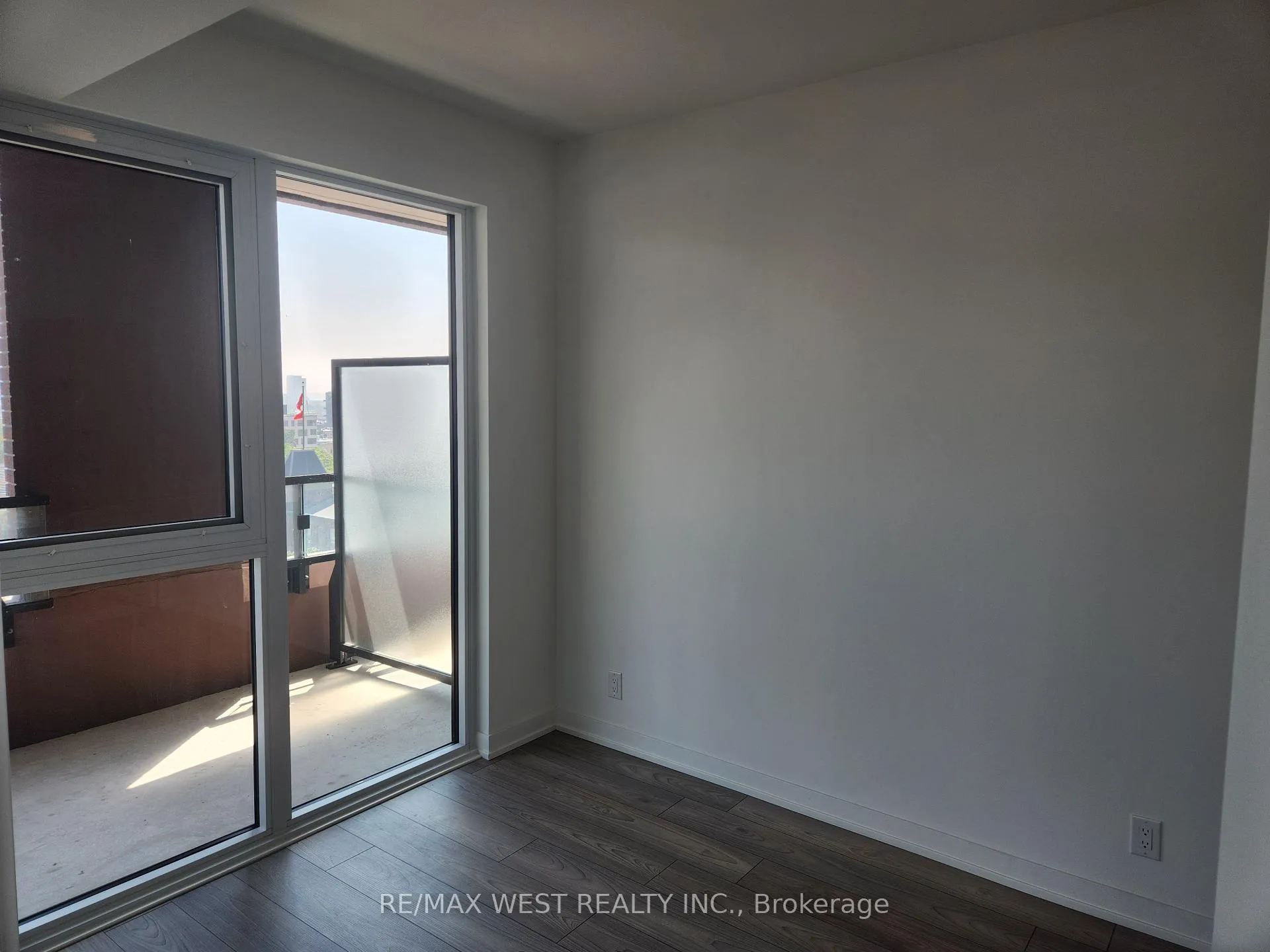 Photo 8 of Unit 807, 285 Dufferin Street, Toronto, South Parkdale — HOMEH