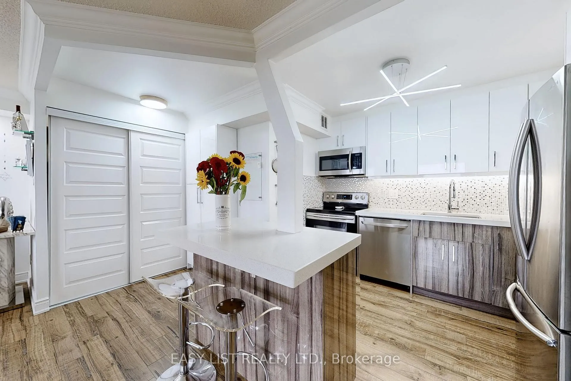 Photo 5 of Unit 1107, 50 Inverlochy Boulevard, Markham, Royal Orchard — HOMEH