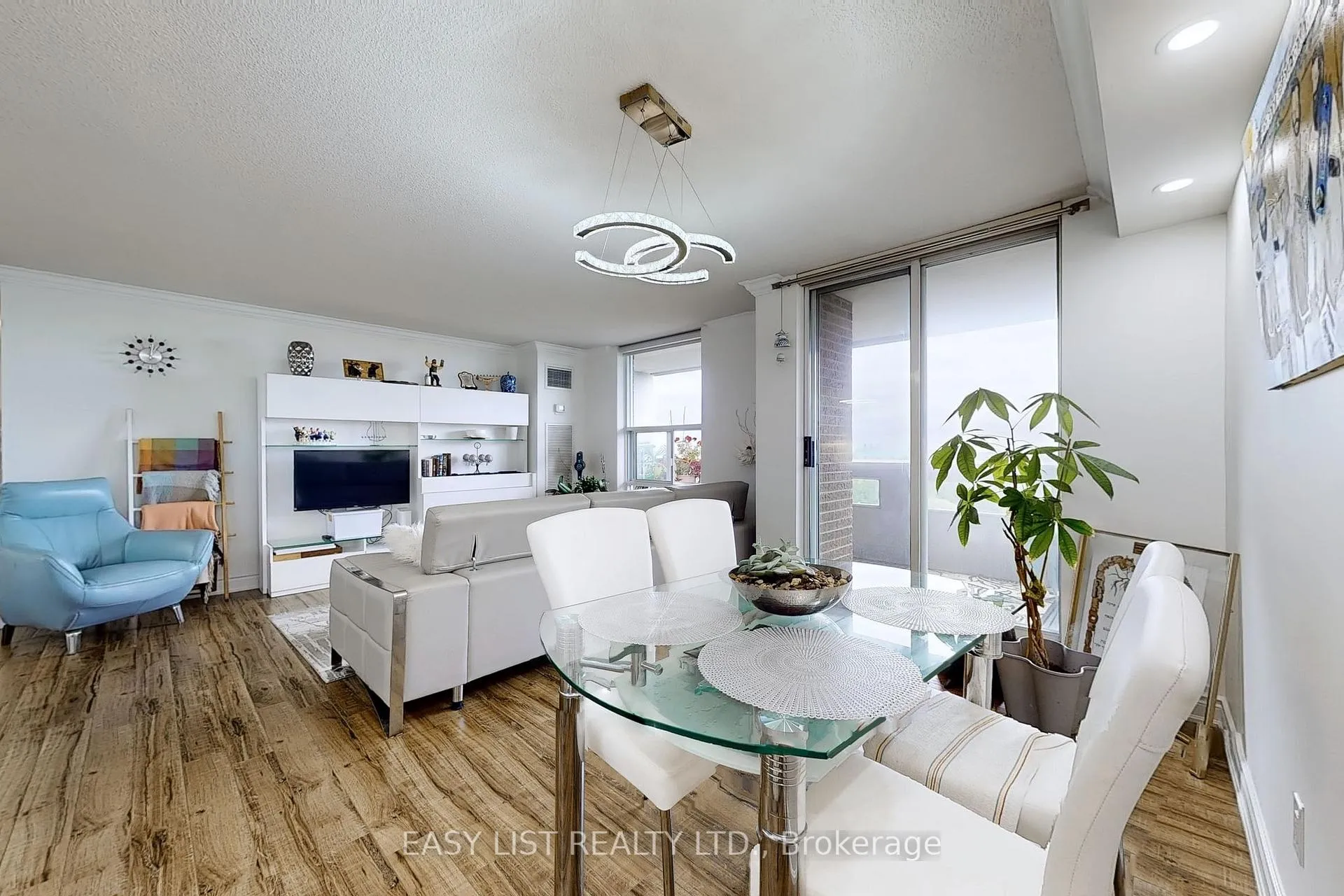 Photo 7 of Unit 1107, 50 Inverlochy Boulevard, Markham, Royal Orchard — HOMEH