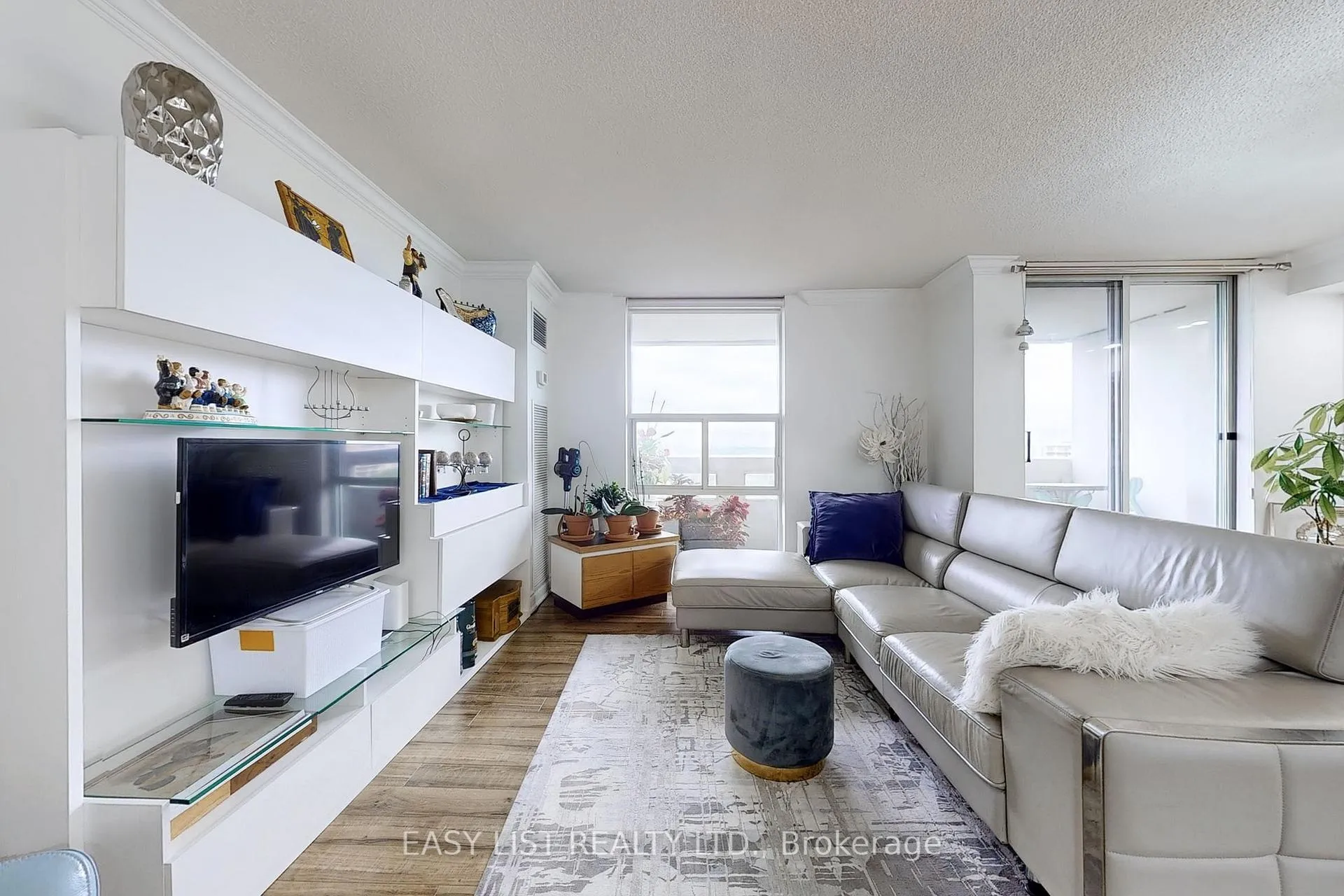 Photo 9 of Unit 1107, 50 Inverlochy Boulevard, Markham, Royal Orchard — HOMEH