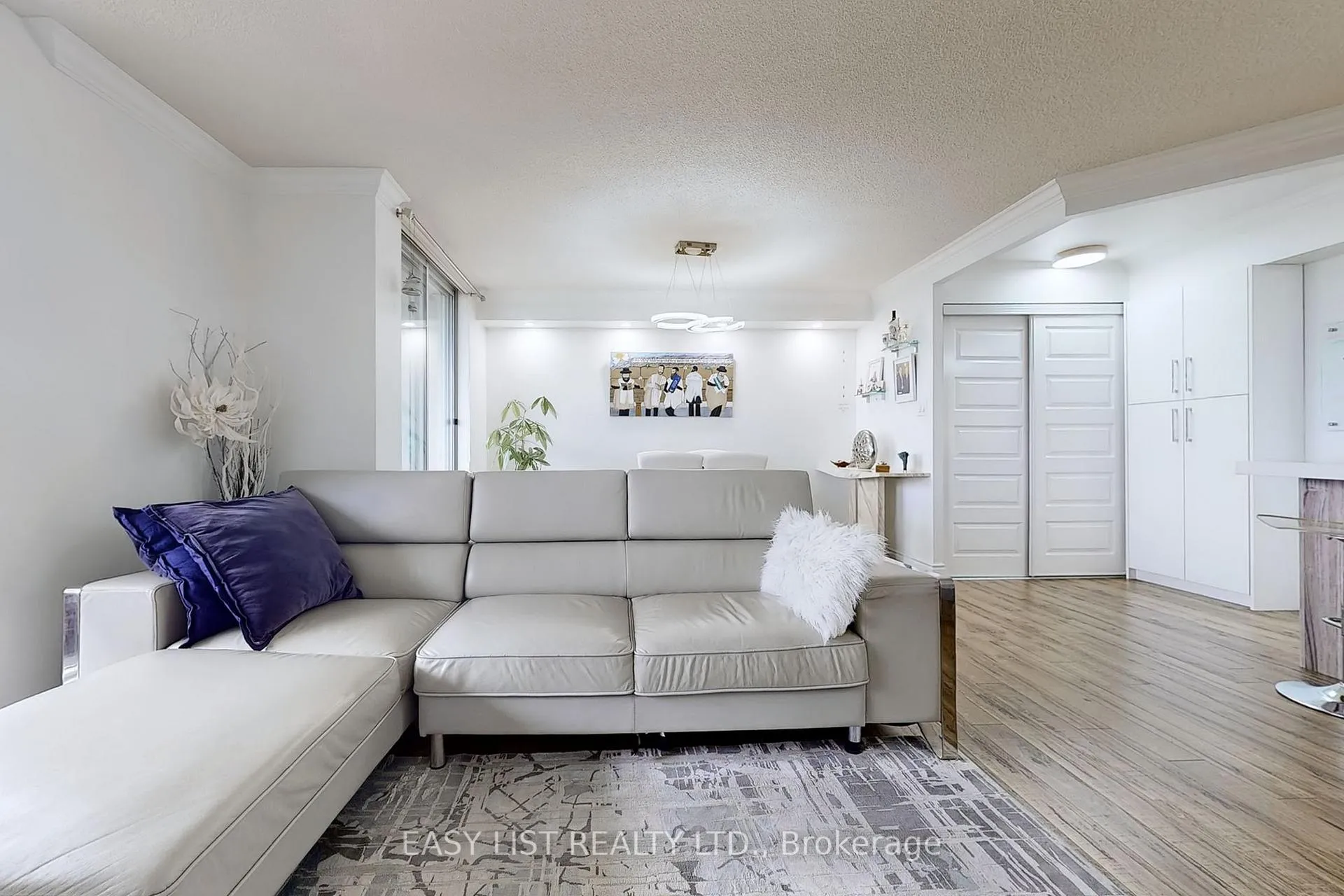 Photo 12 of Unit 1107, 50 Inverlochy Boulevard, Markham, Royal Orchard — HOMEH
