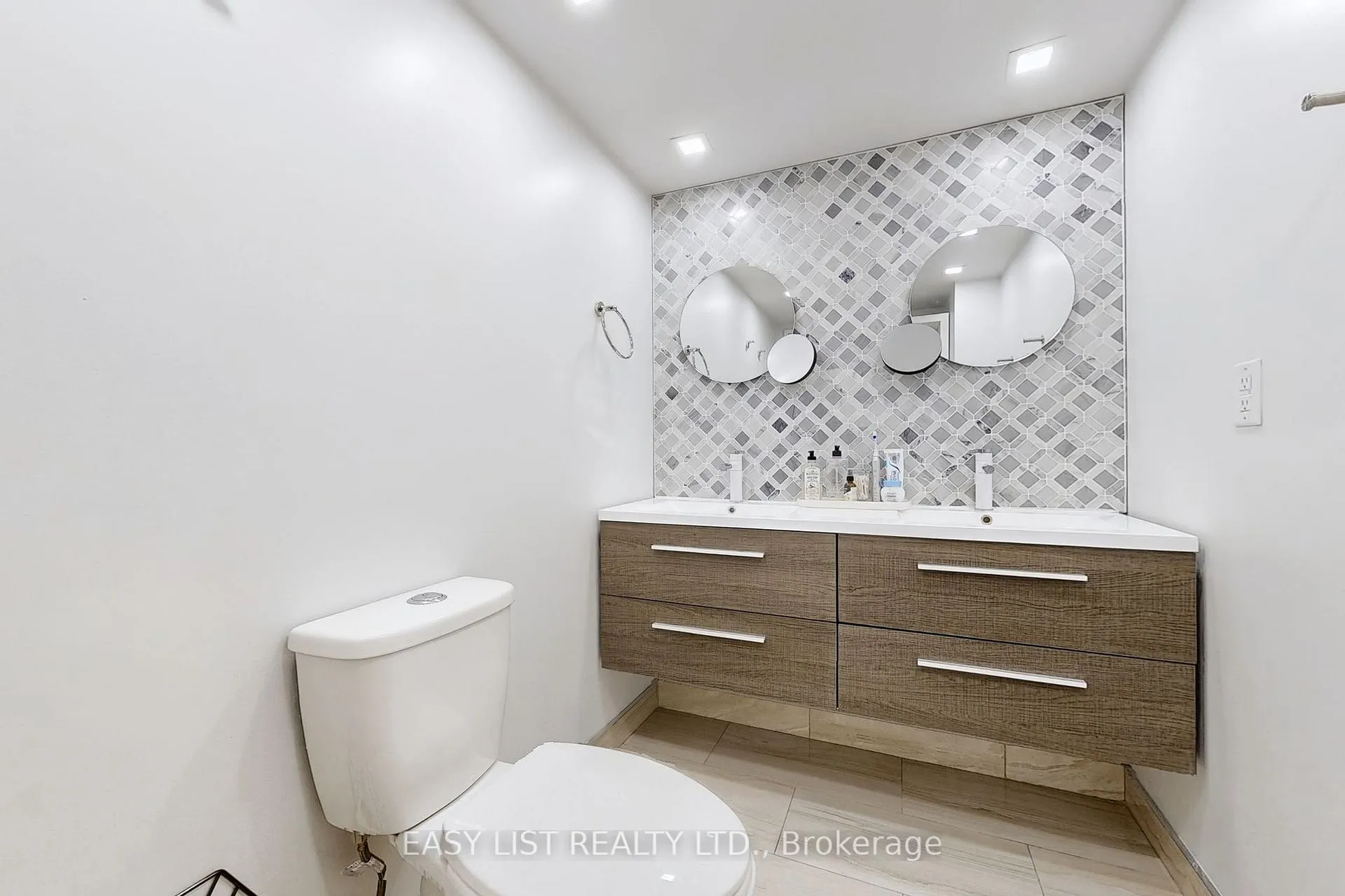 Photo 19 of Unit 1107, 50 Inverlochy Boulevard, Markham, Royal Orchard — HOMEH