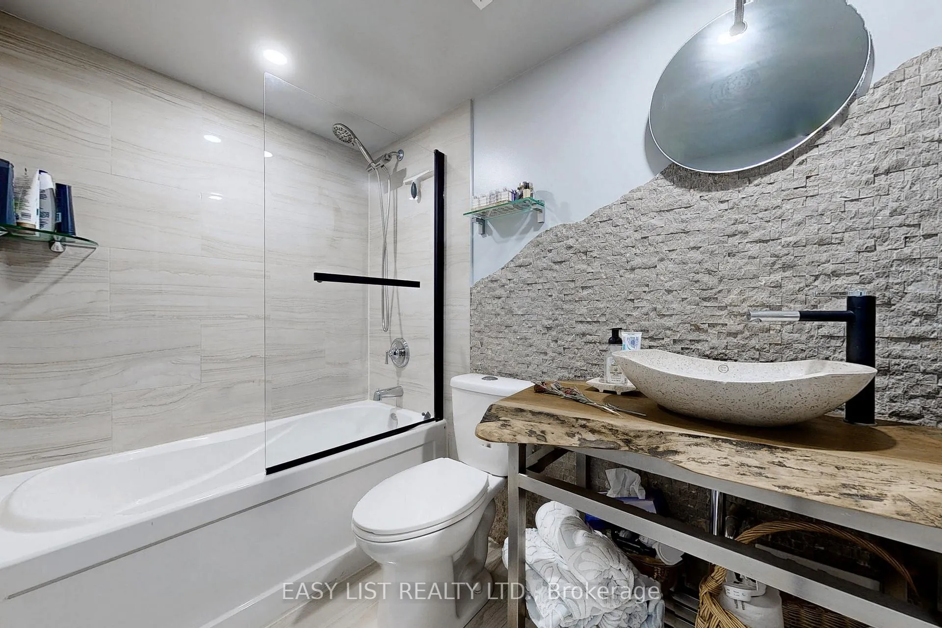 Photo 22 of Unit 1107, 50 Inverlochy Boulevard, Markham, Royal Orchard — HOMEH