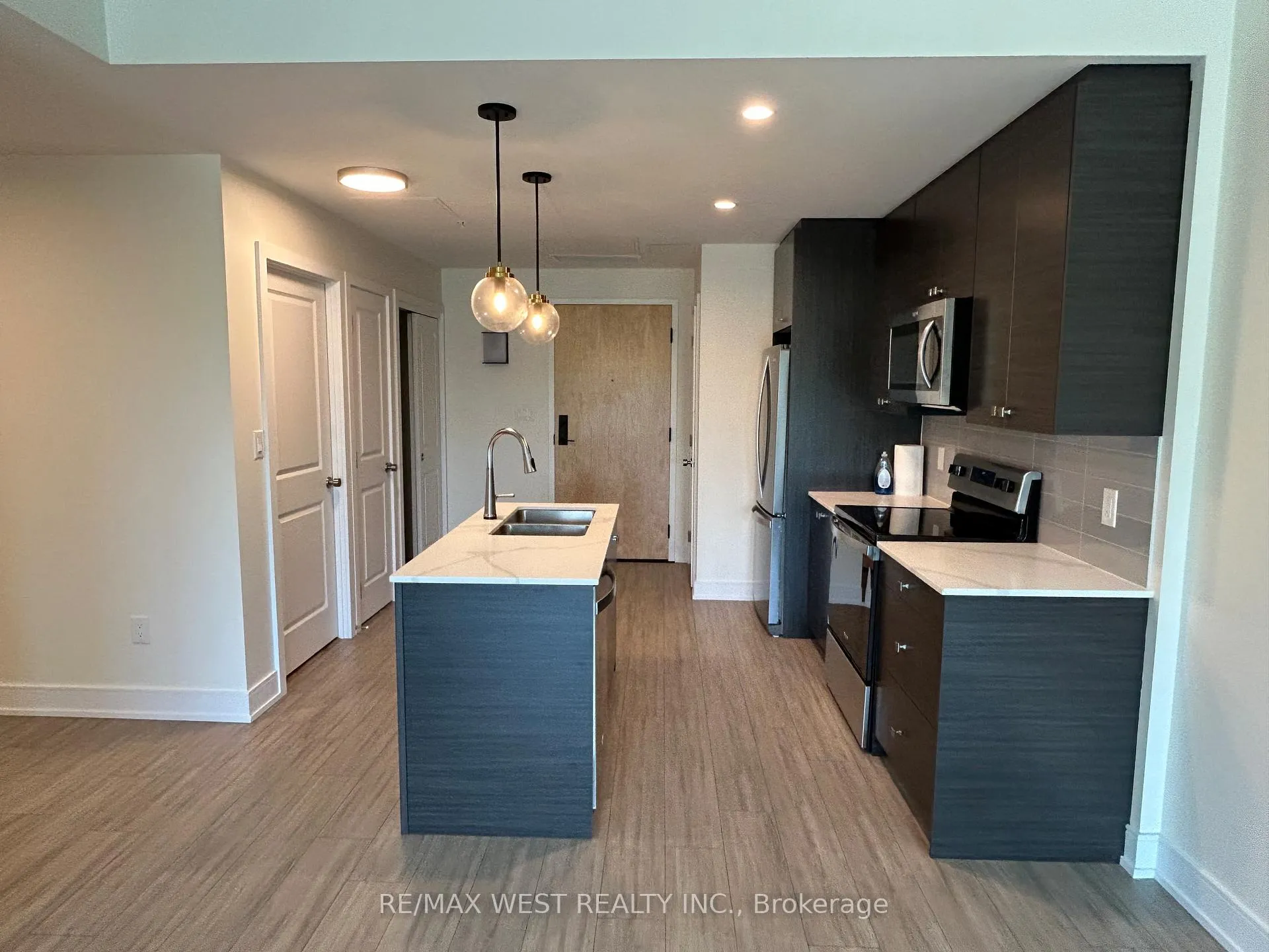 Photo 4 of Unit 313, 121 Mary Street, Clearview, Creemore — HOMEH
