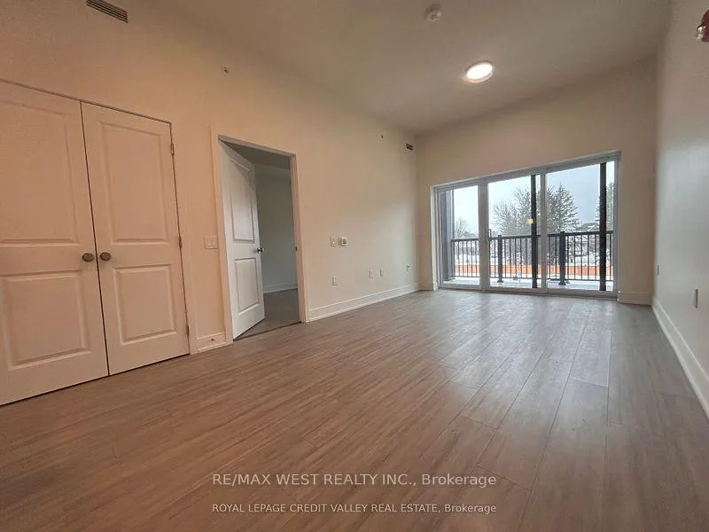 Photo 6 of Unit 313, 121 Mary Street, Clearview, Creemore — HOMEH