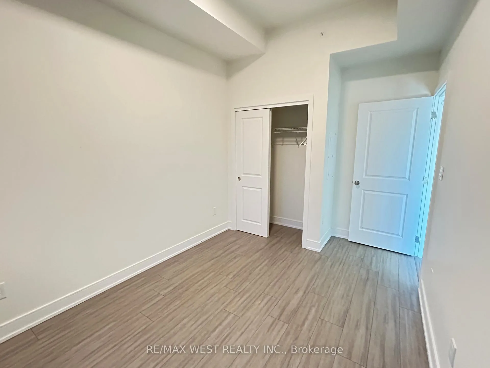Photo 7 of Unit 313, 121 Mary Street, Clearview, Creemore — HOMEH