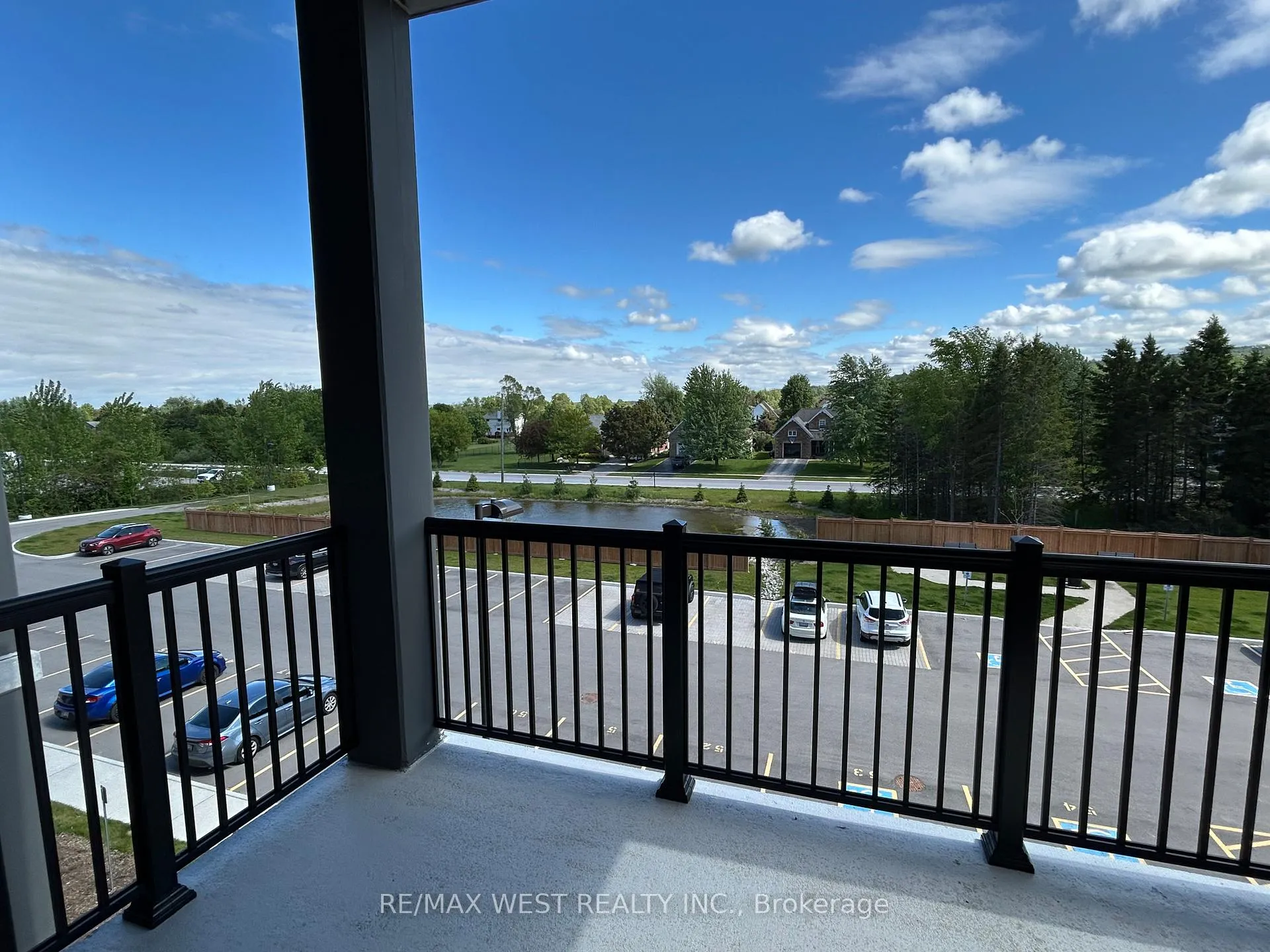 Photo 10 of Unit 313, 121 Mary Street, Clearview, Creemore — HOMEH