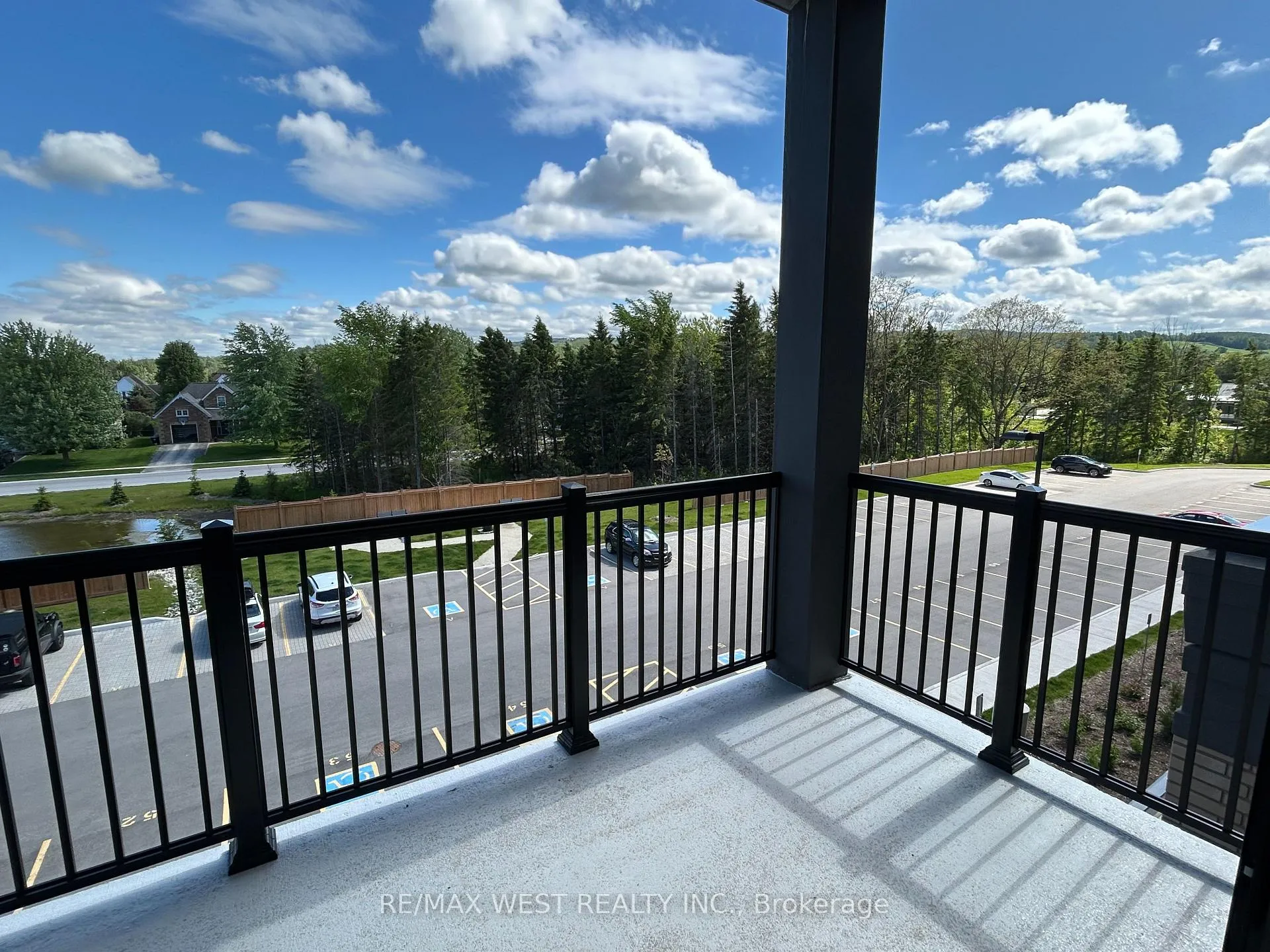 Photo 11 of Unit 313, 121 Mary Street, Clearview, Creemore — HOMEH