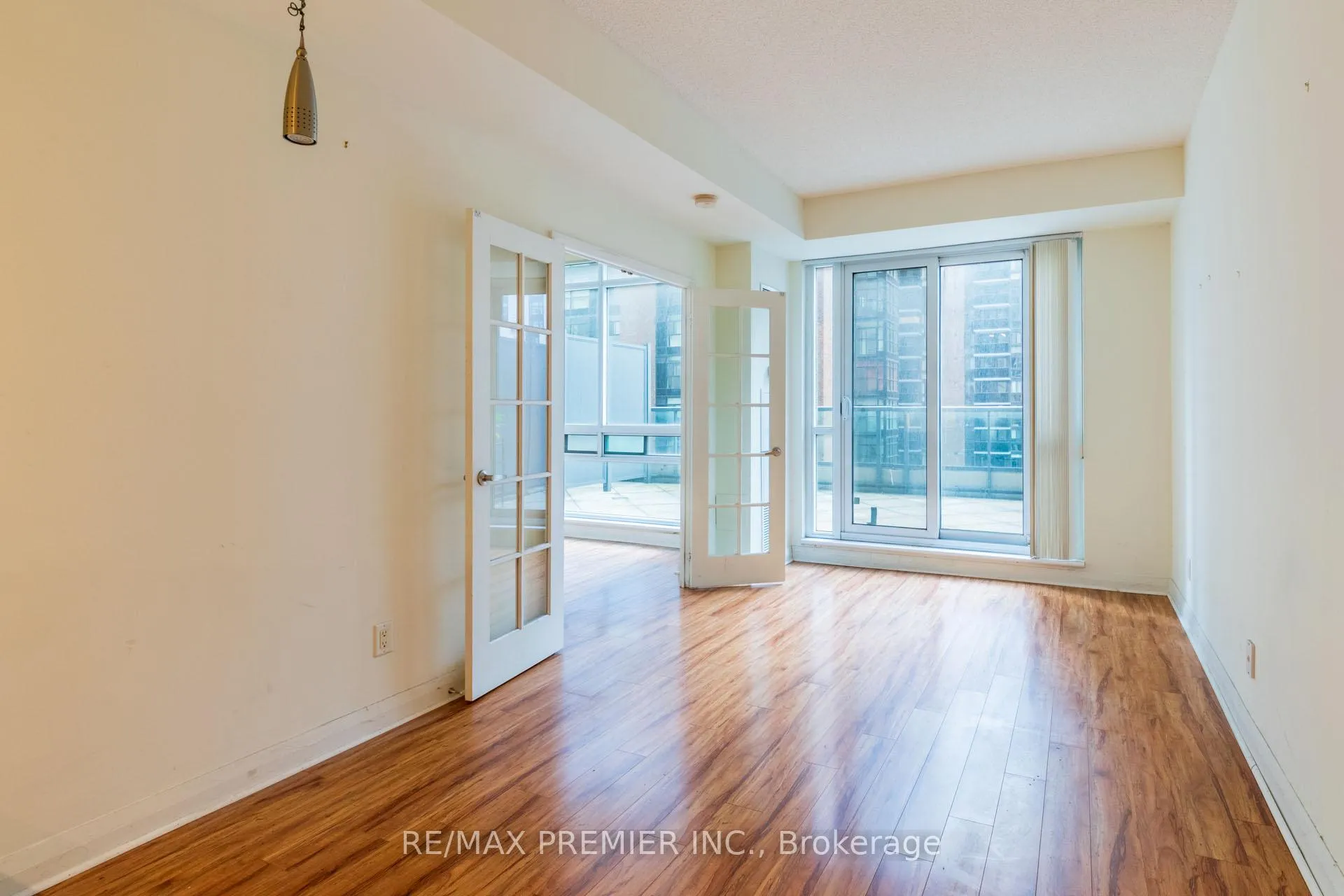 Photo 5 of Unit 402, 1121 Bay Street, Toronto, Bay Street Corridor — HOMEH