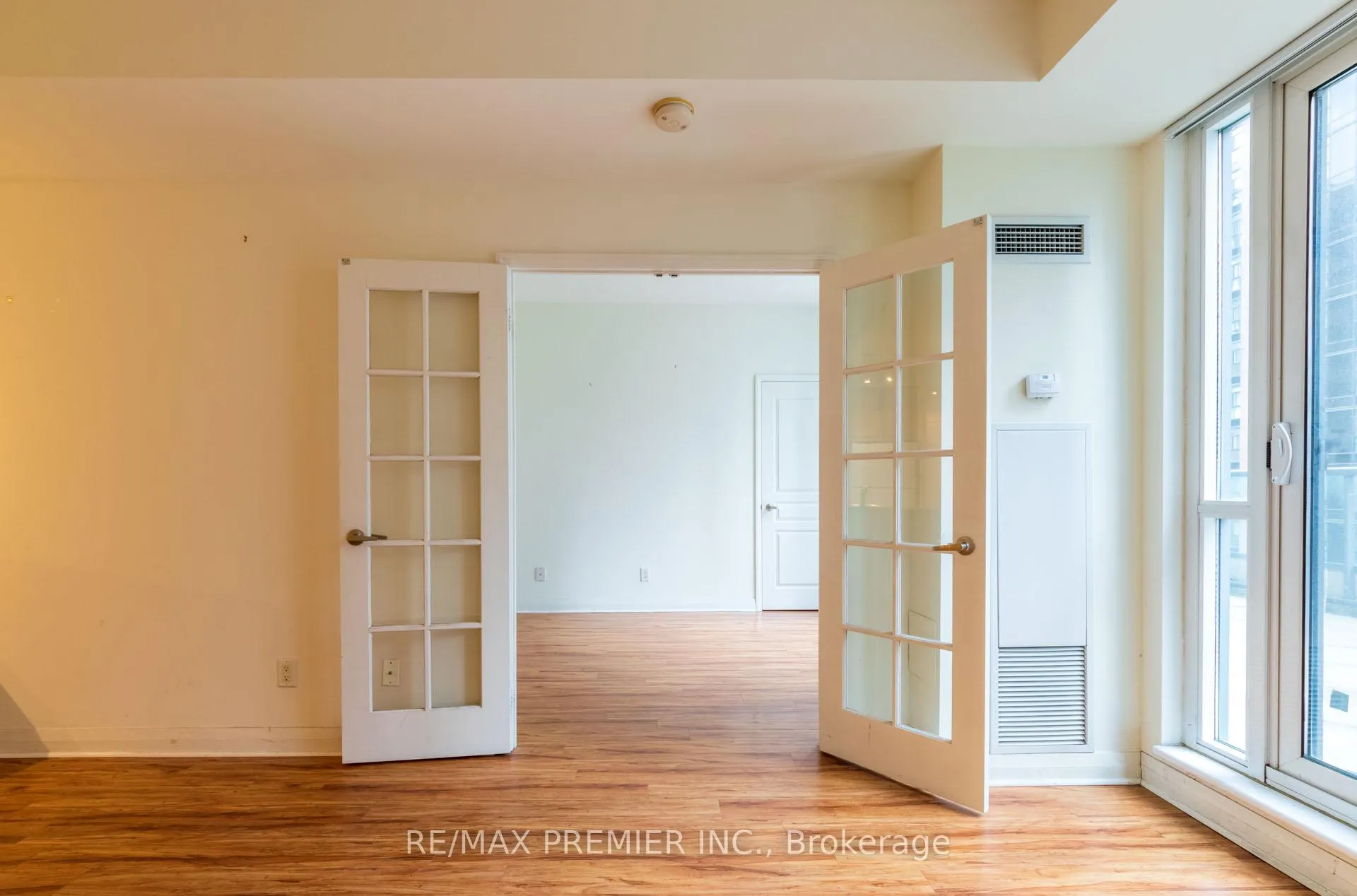 Photo 7 of Unit 402, 1121 Bay Street, Toronto, Bay Street Corridor — HOMEH
