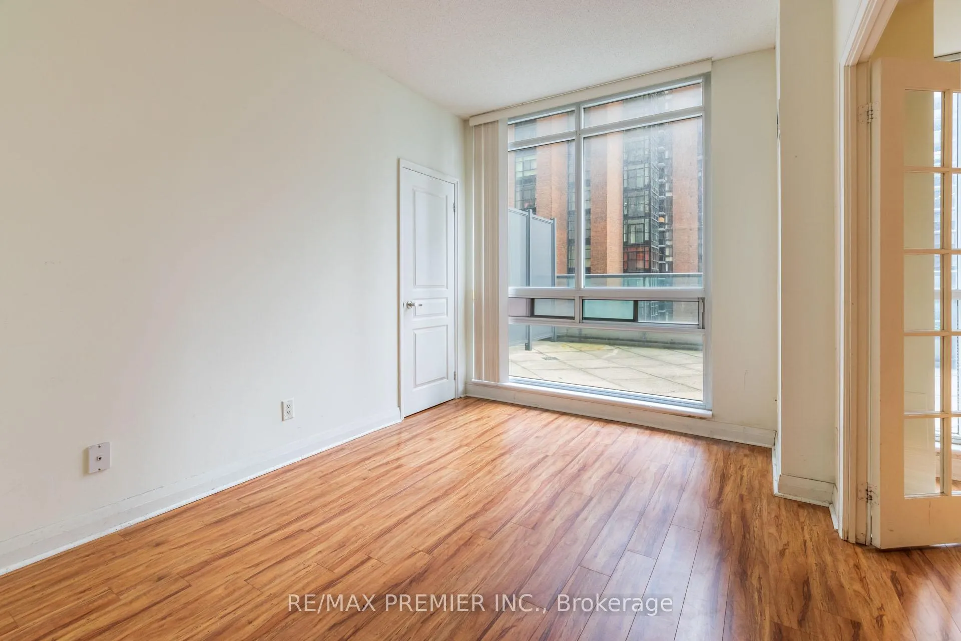 Photo 8 of Unit 402, 1121 Bay Street, Toronto, Bay Street Corridor — HOMEH