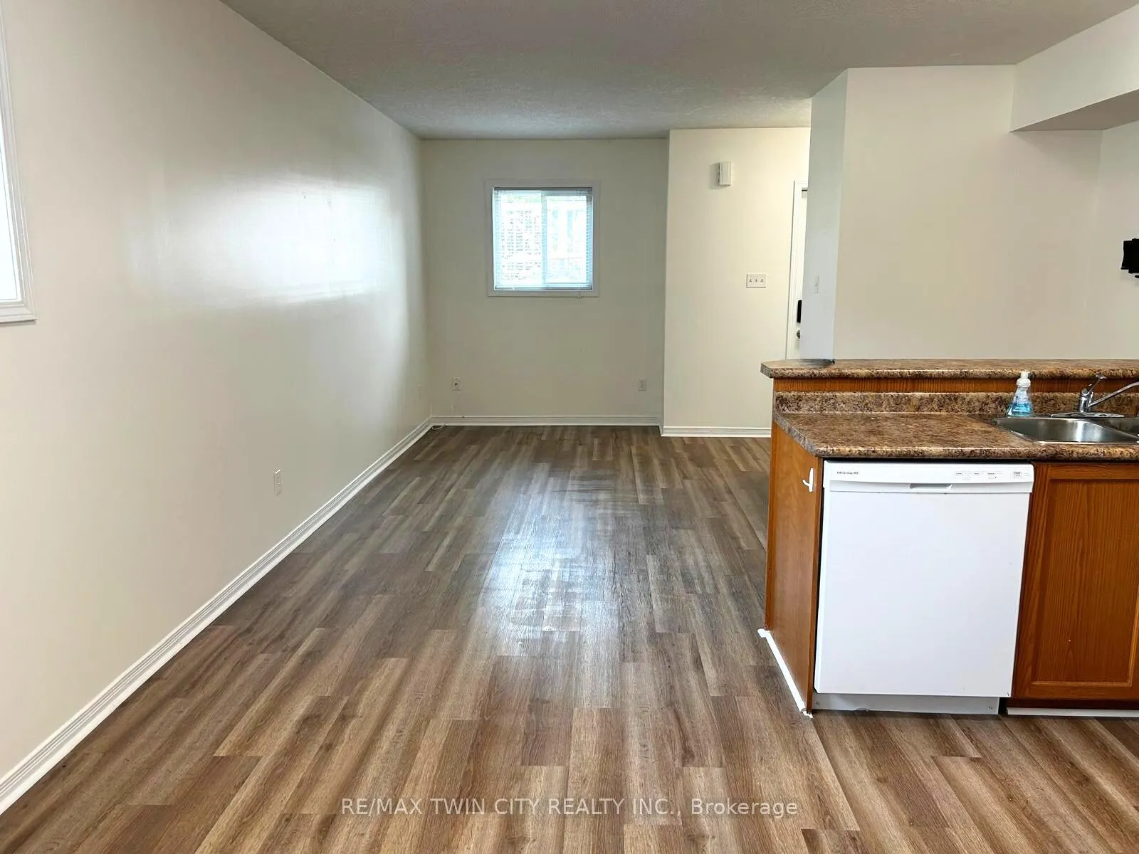 Photo 8 of Unit 19D, 50 Howe Drive, Kitchener — HOMEH