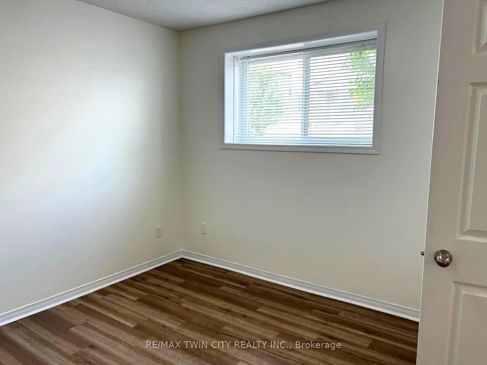 Photo 9 of Unit 19D, 50 Howe Drive, Kitchener — HOMEH