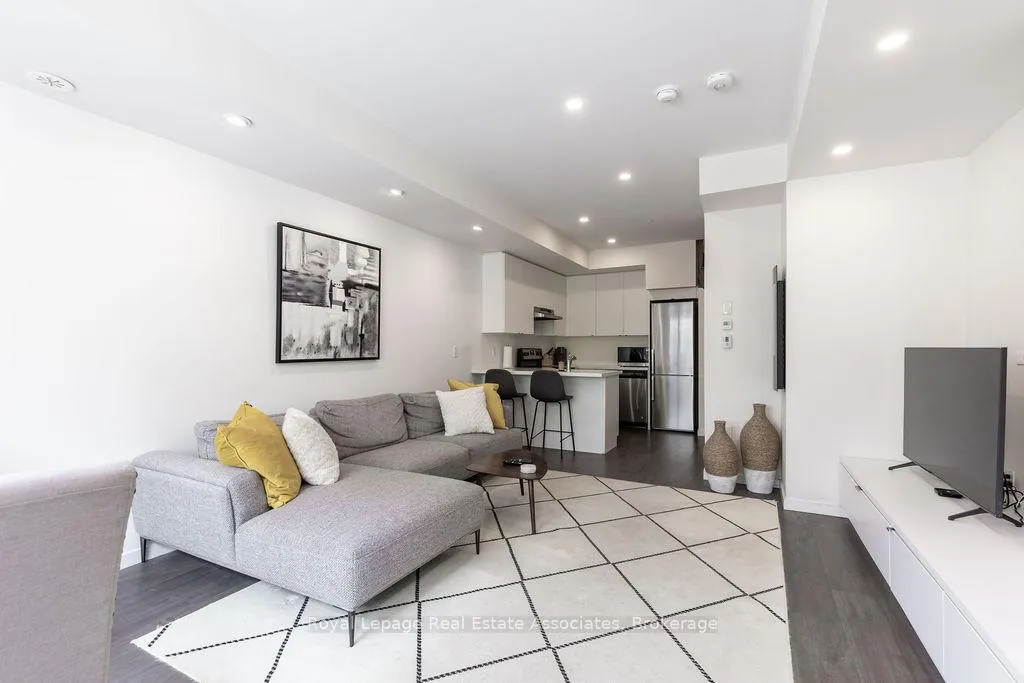 Photo 2 of Unit 93, 500 Alex Gardner Circle, Aurora, Aurora Heights — HOMEH