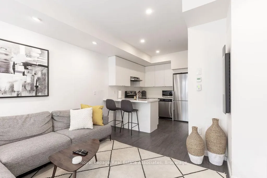 Photo 3 of Unit 93, 500 Alex Gardner Circle, Aurora, Aurora Heights — HOMEH
