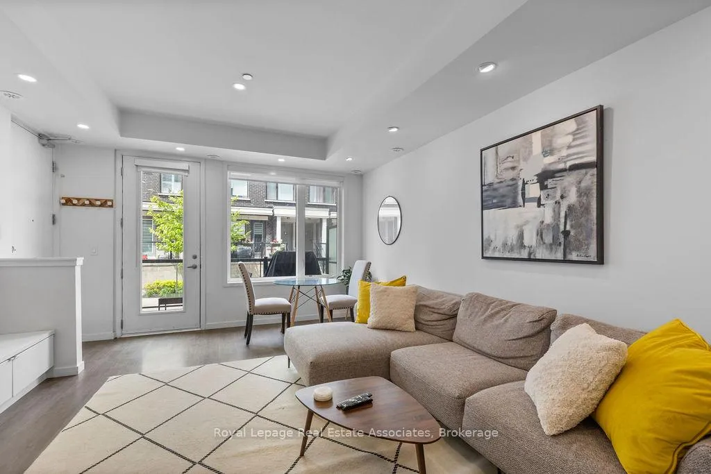Photo 6 of Unit 93, 500 Alex Gardner Circle, Aurora, Aurora Heights — HOMEH