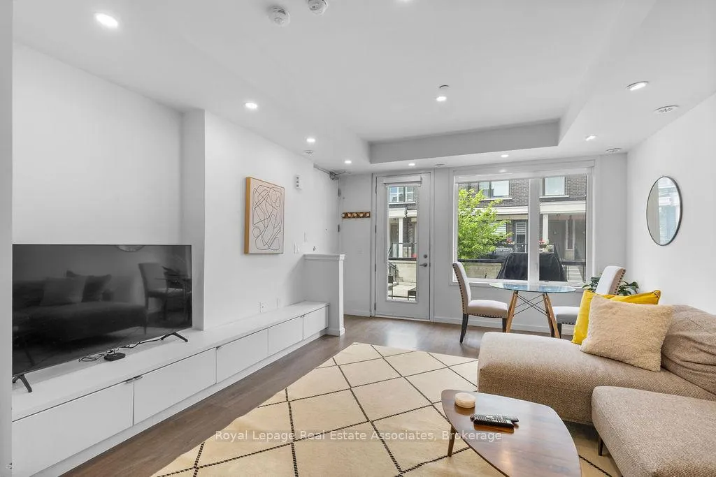 Photo 7 of Unit 93, 500 Alex Gardner Circle, Aurora, Aurora Heights — HOMEH