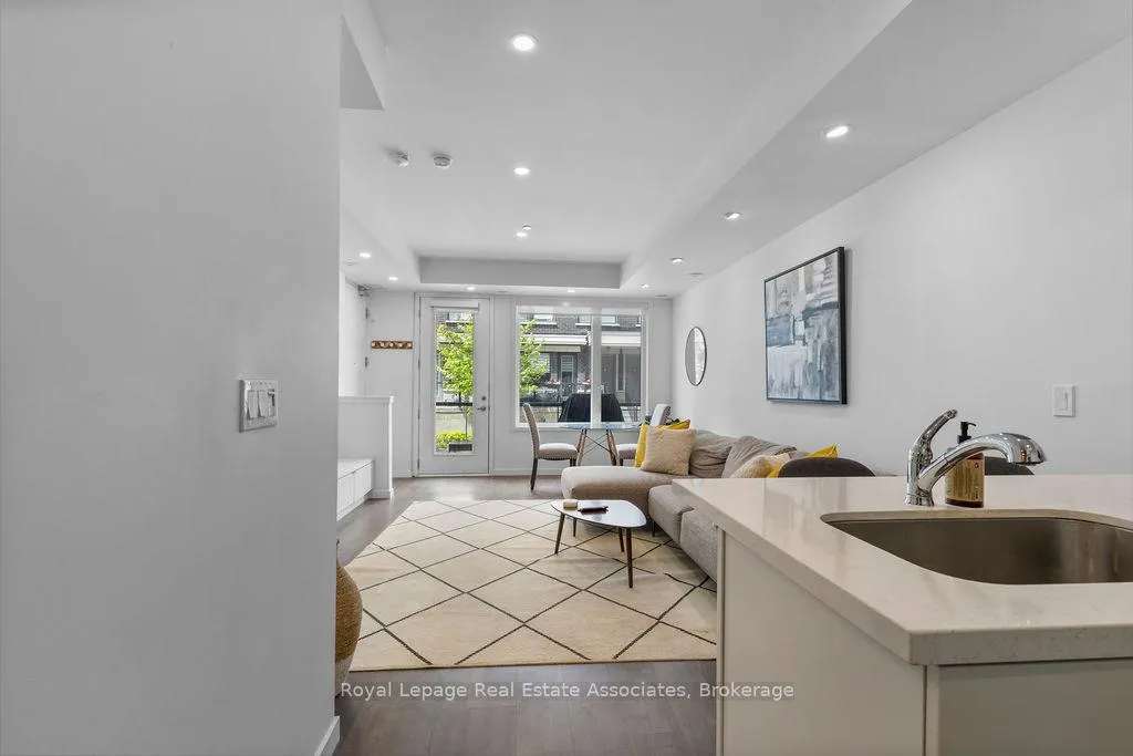 Photo 8 of Unit 93, 500 Alex Gardner Circle, Aurora, Aurora Heights — HOMEH
