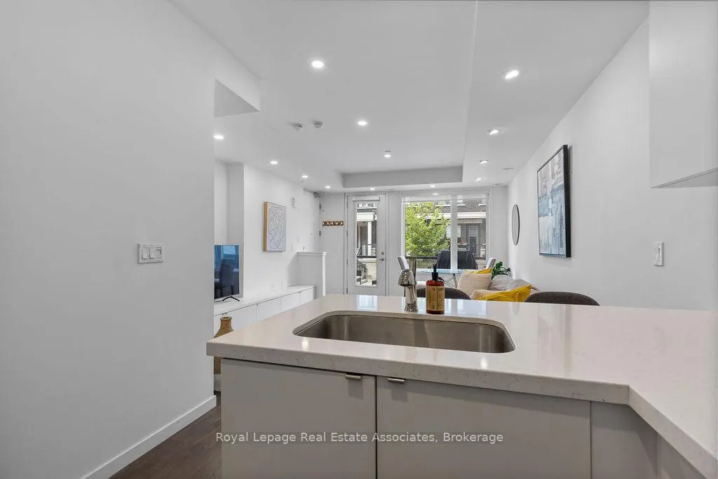 Photo 9 of Unit 93, 500 Alex Gardner Circle, Aurora, Aurora Heights — HOMEH
