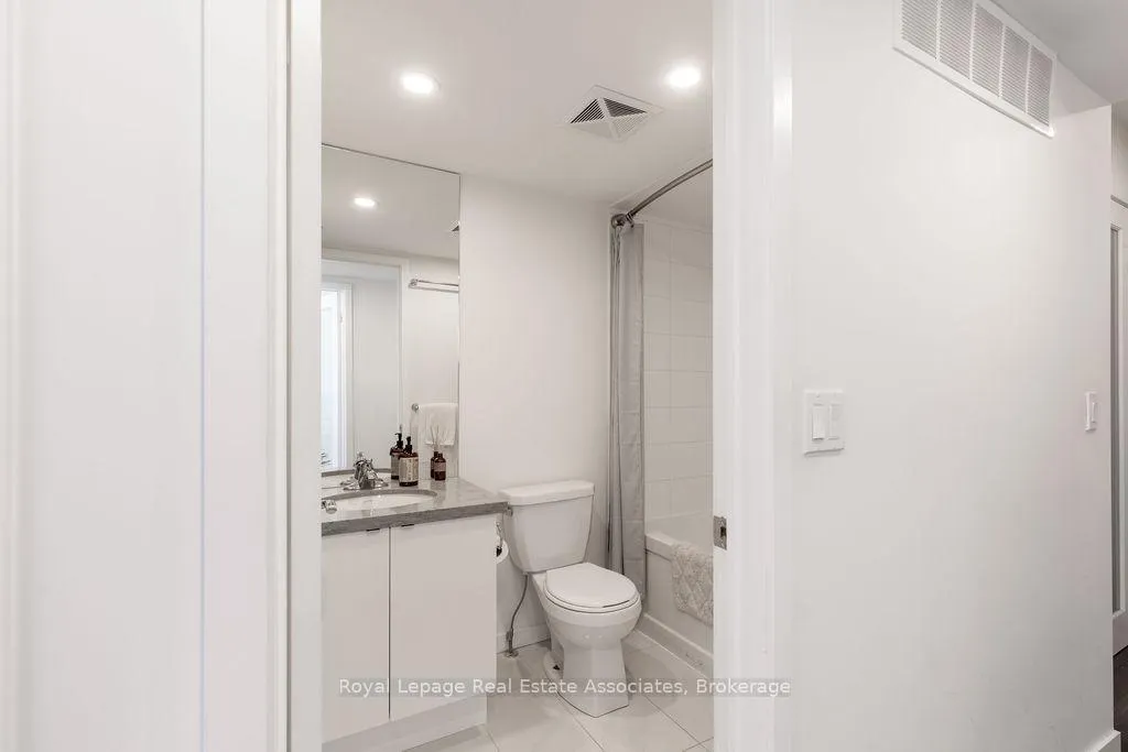 Photo 15 of Unit 93, 500 Alex Gardner Circle, Aurora, Aurora Heights — HOMEH