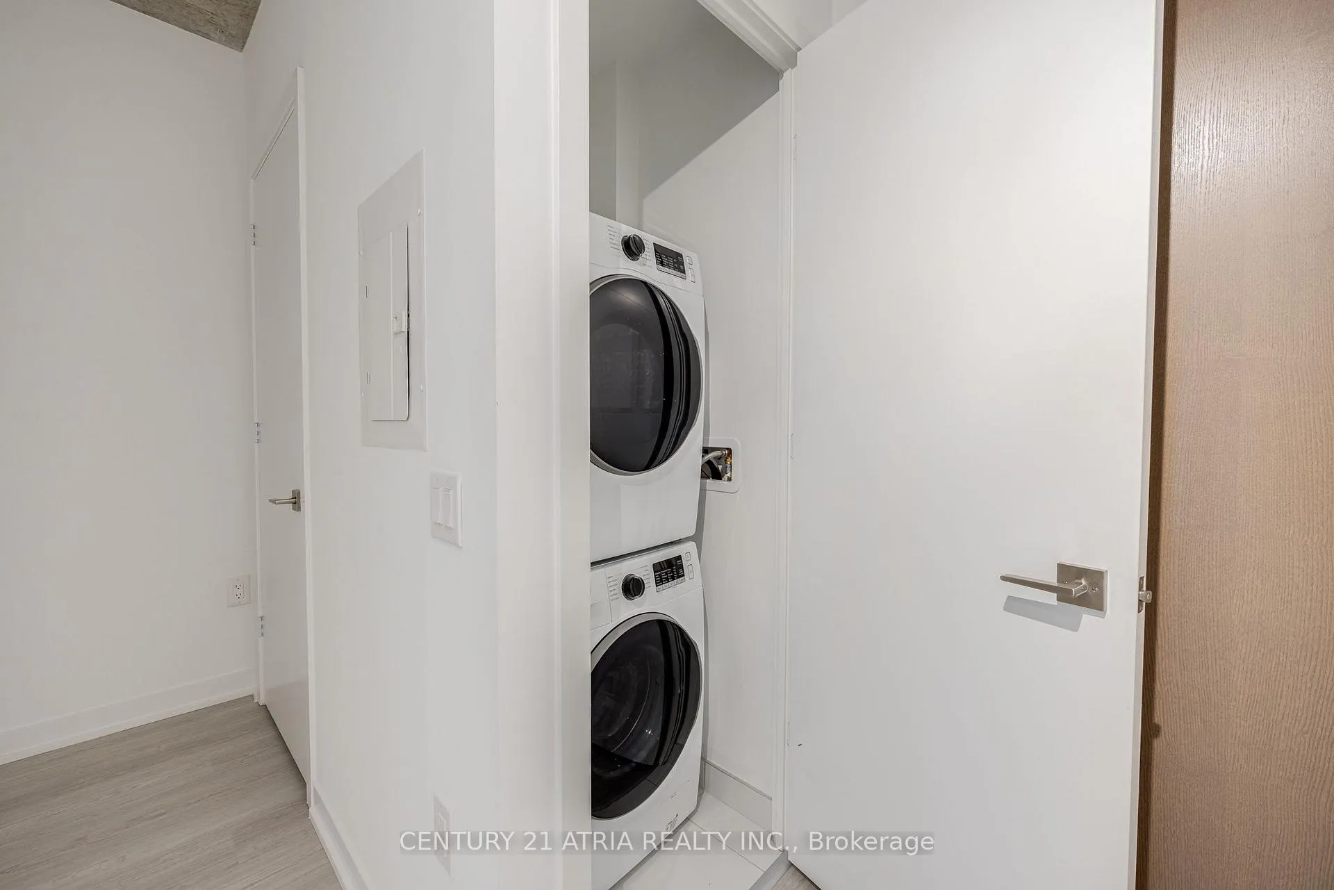 Photo 5 of Unit 614, 195 McCaul Street E, Toronto, Kensington-Chinatown — HOMEH