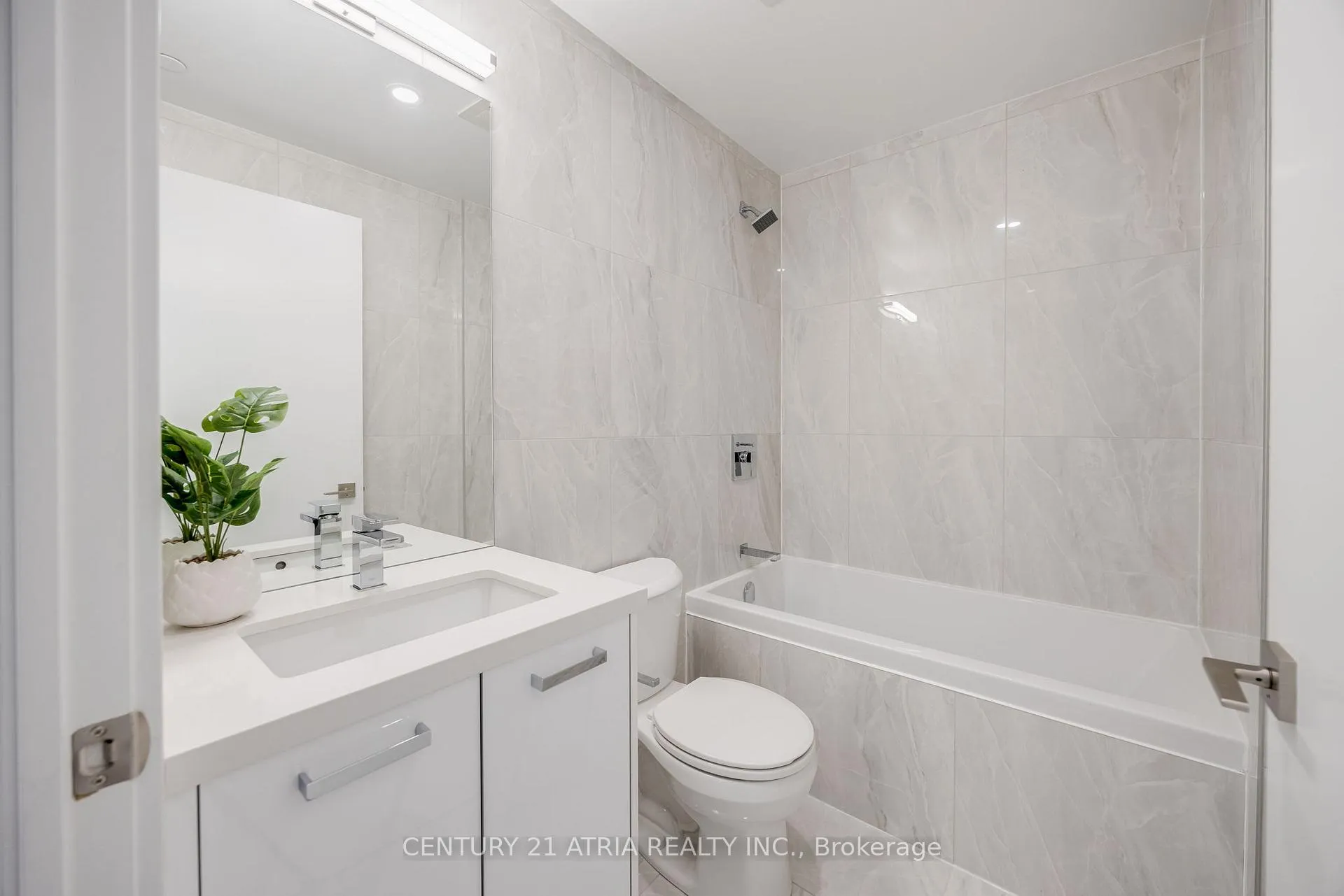 Photo 6 of Unit 614, 195 McCaul Street E, Toronto, Kensington-Chinatown — HOMEH