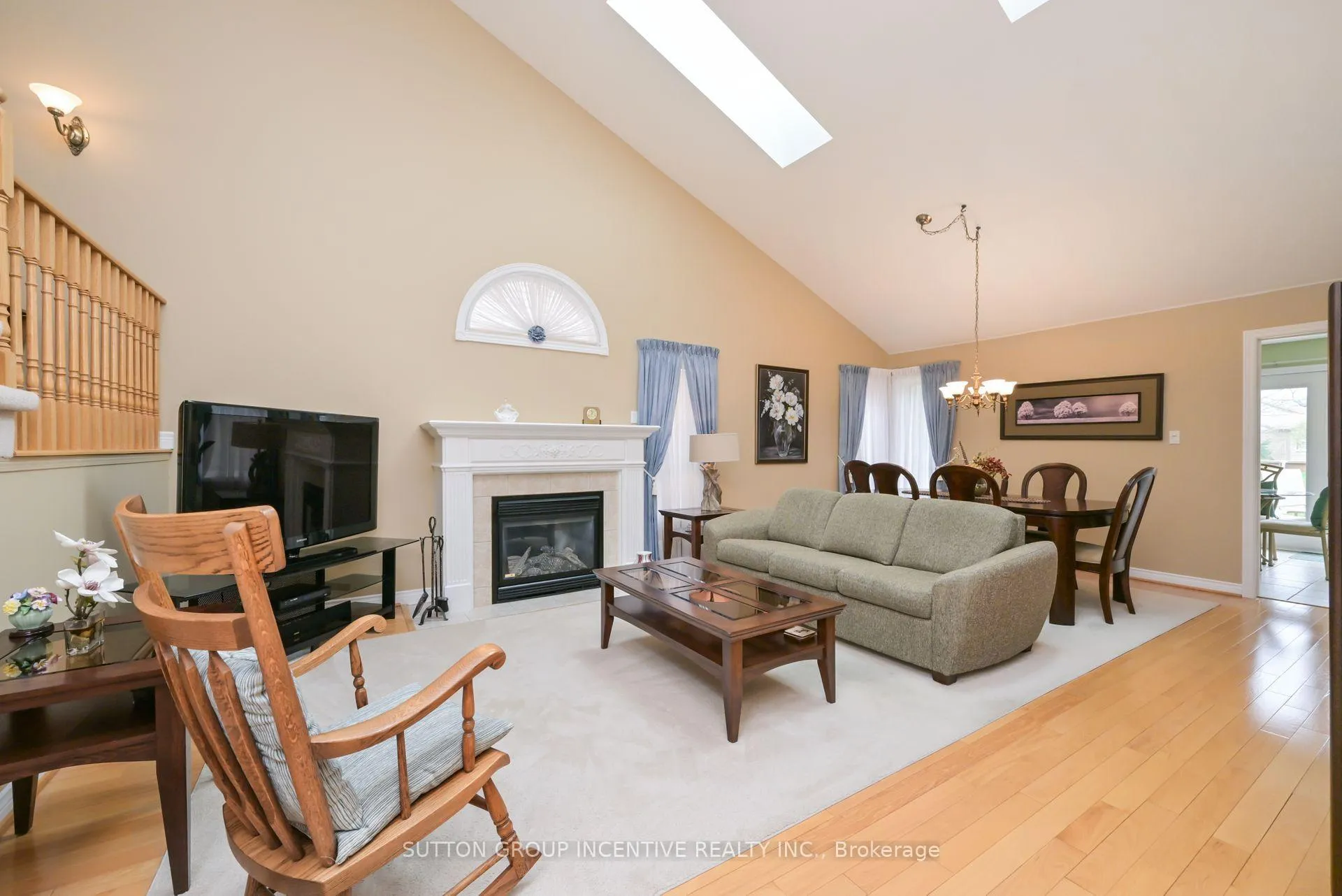 Photo 6 of 23 Briar Gate Way, New Tecumseth, Rural New Tecumseth — HOMEH